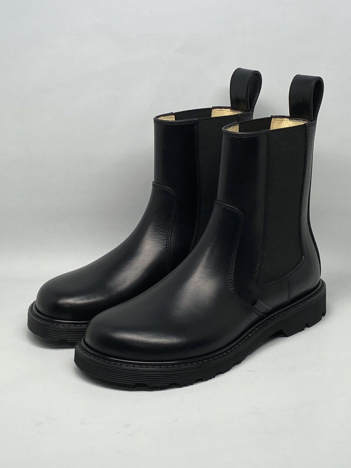 Loewe LOEWE Blaze Leather Chelsea Boots size 37 Size US 7 / IT 37 - 1 Thumbnail