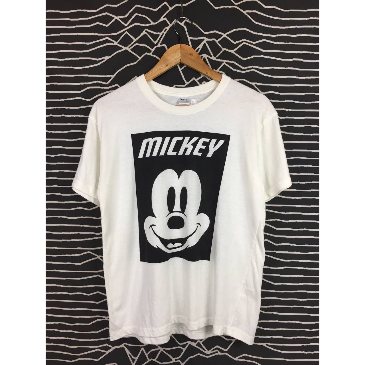 Cartoon Network × Disney × Mickey Mouse Vtg Disney Mickey Mouse Iconic Character Retro Cartoon Tee Size US M / EU 48-50 / 2 - 1 Thumbnail