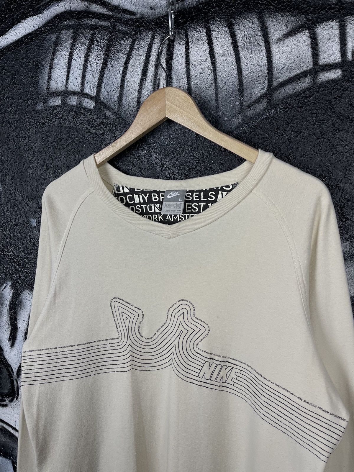 Japanese Brand Nike Y2K Athletic Tailwind Long Sleeve T-Shirt Size Large Size US L / EU 52-54 / 3 - 3 Thumbnail