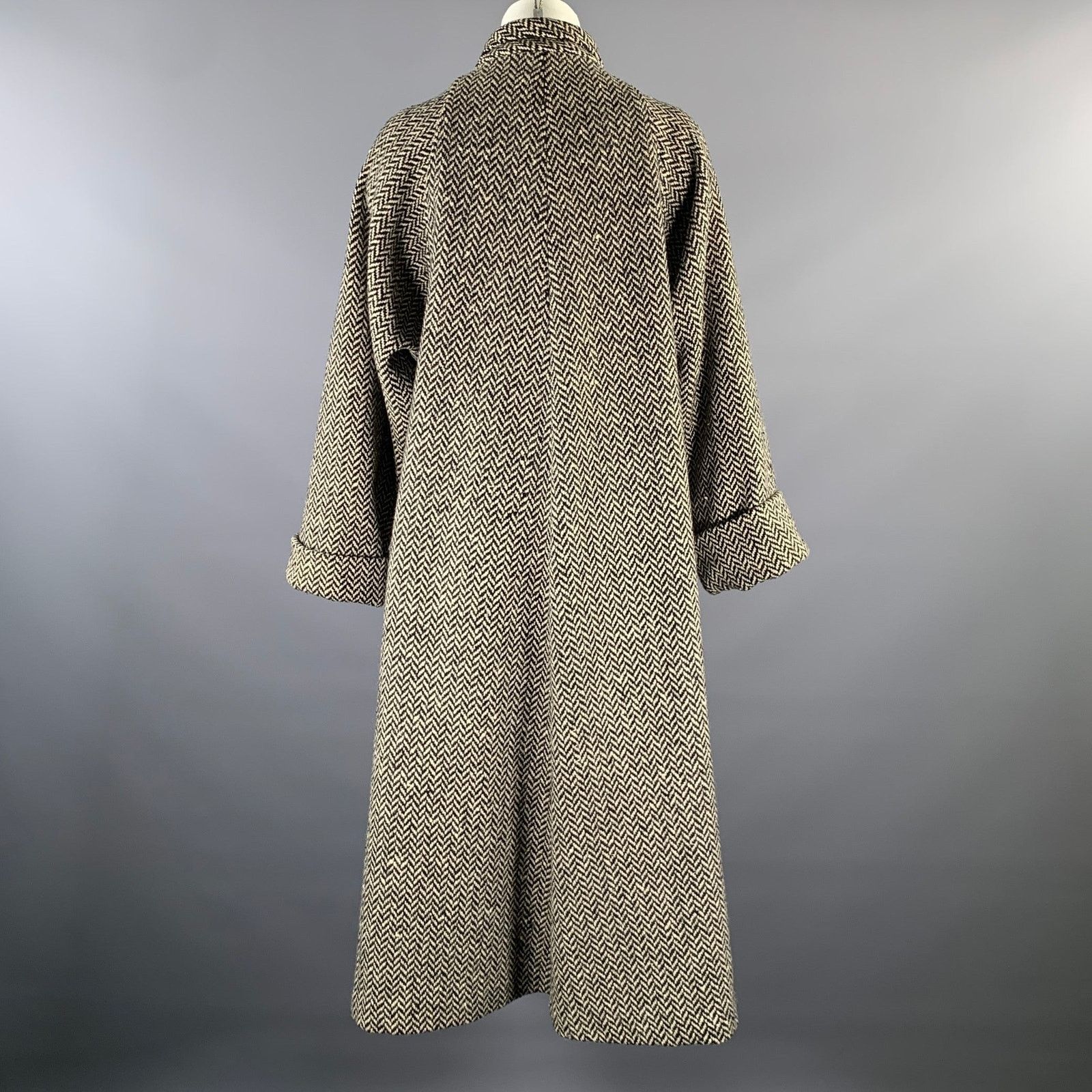 Neiman Marcus NEIMAN MARCUS Black White Herringbone Notch Lapel Coat Size M / US 6-8 / IT 42-44 - 3 Thumbnail