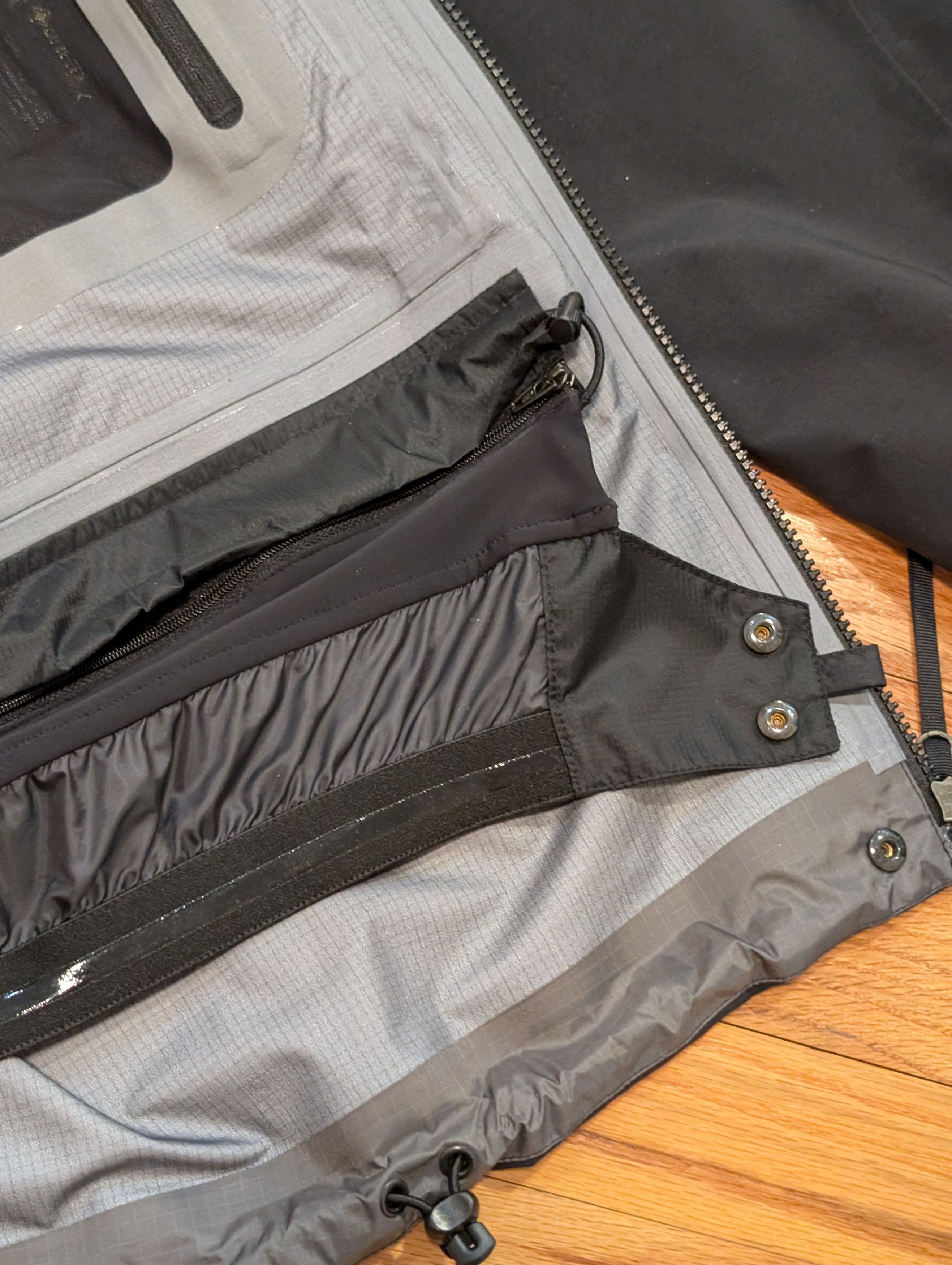 Tilak Tilak × Acronym Evolution Jacket L – Limited 200 Size US L / EU 52-54 / 3 - 19 Thumbnail
