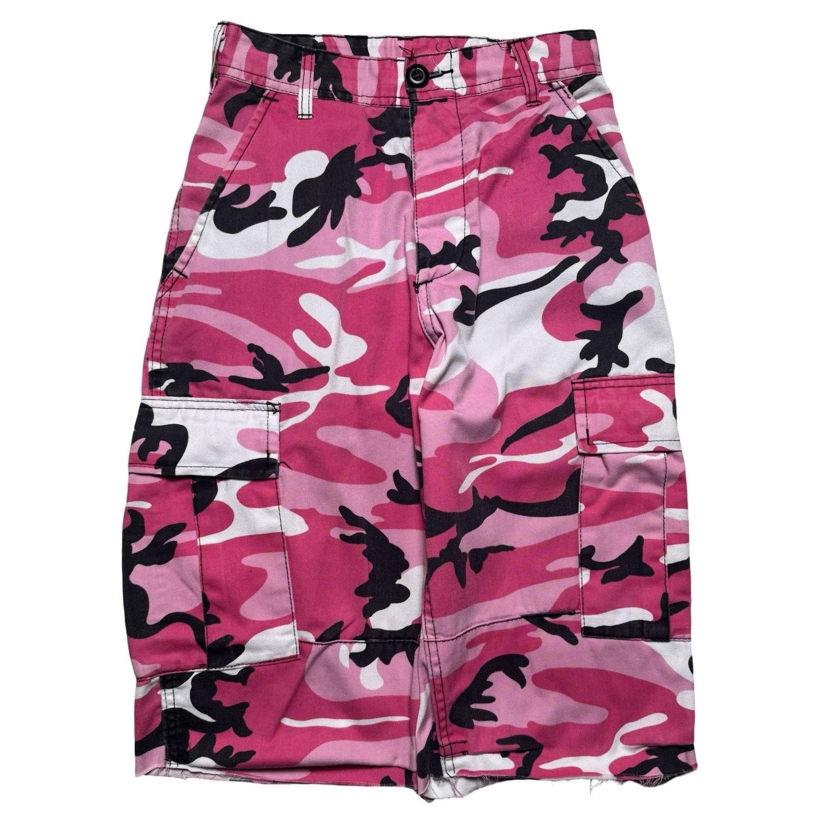 Vintage Vintage Y2K Pink Baggy Military Camo Shorts Grunge Skater 26 Size 26" / US 2 / IT 38 - 1 Thumbnail