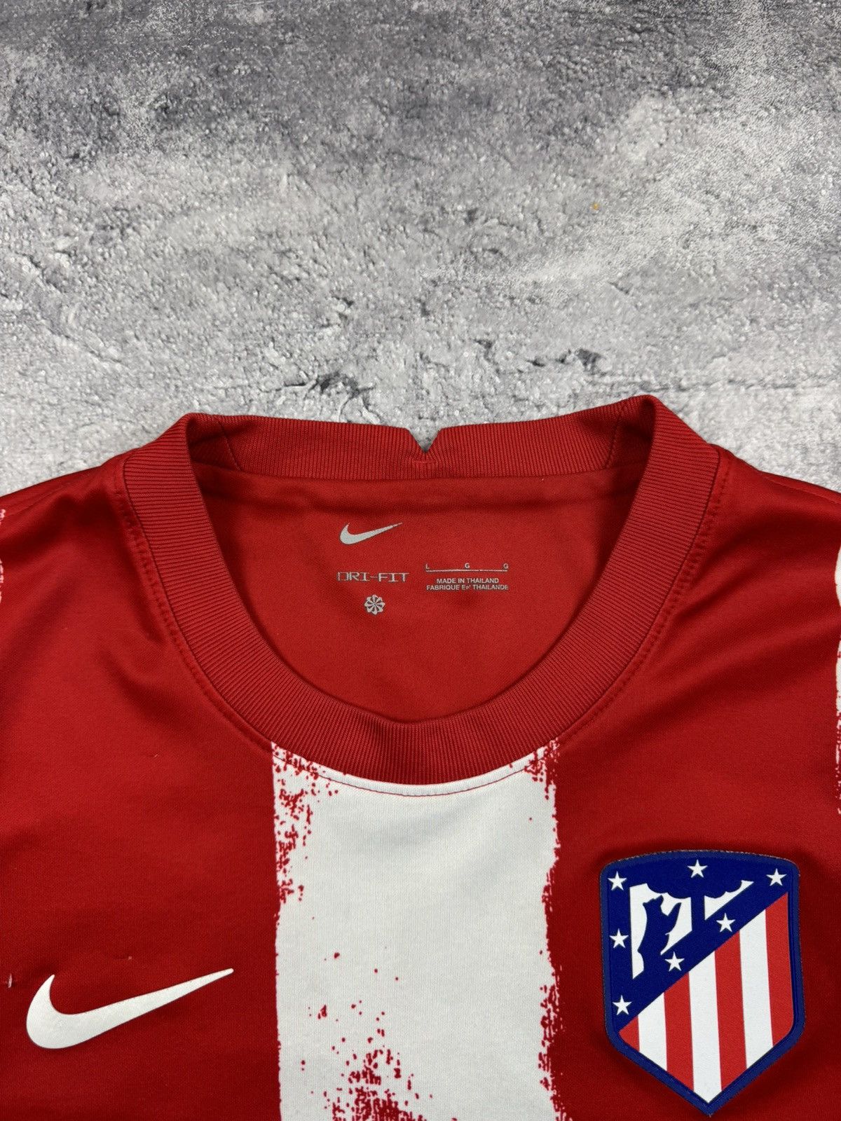 Nike Atletico Madrid 2021/2022 Home Football Soccer Jersey Size US L / EU 52-54 / 3 - 6 Thumbnail