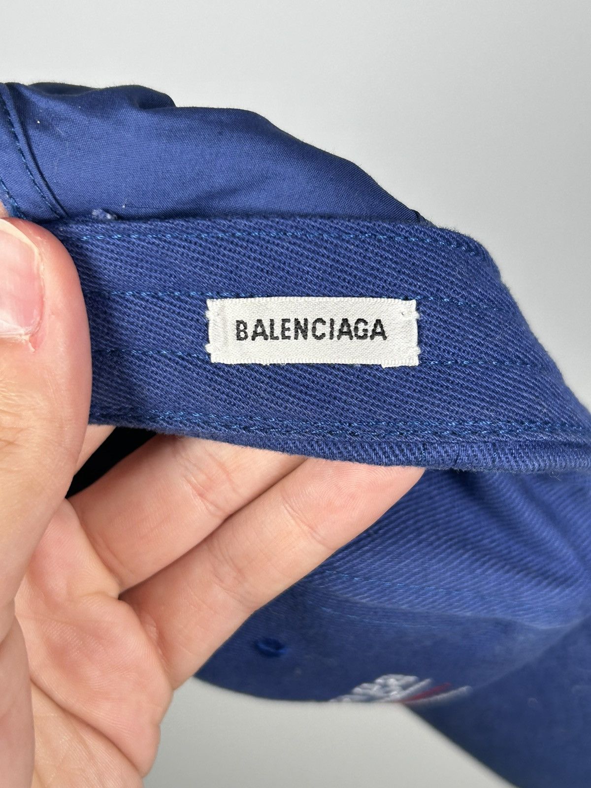 Balenciaga FW17 Campaign Shrunken Hat Size ONE SIZE - 5 Thumbnail