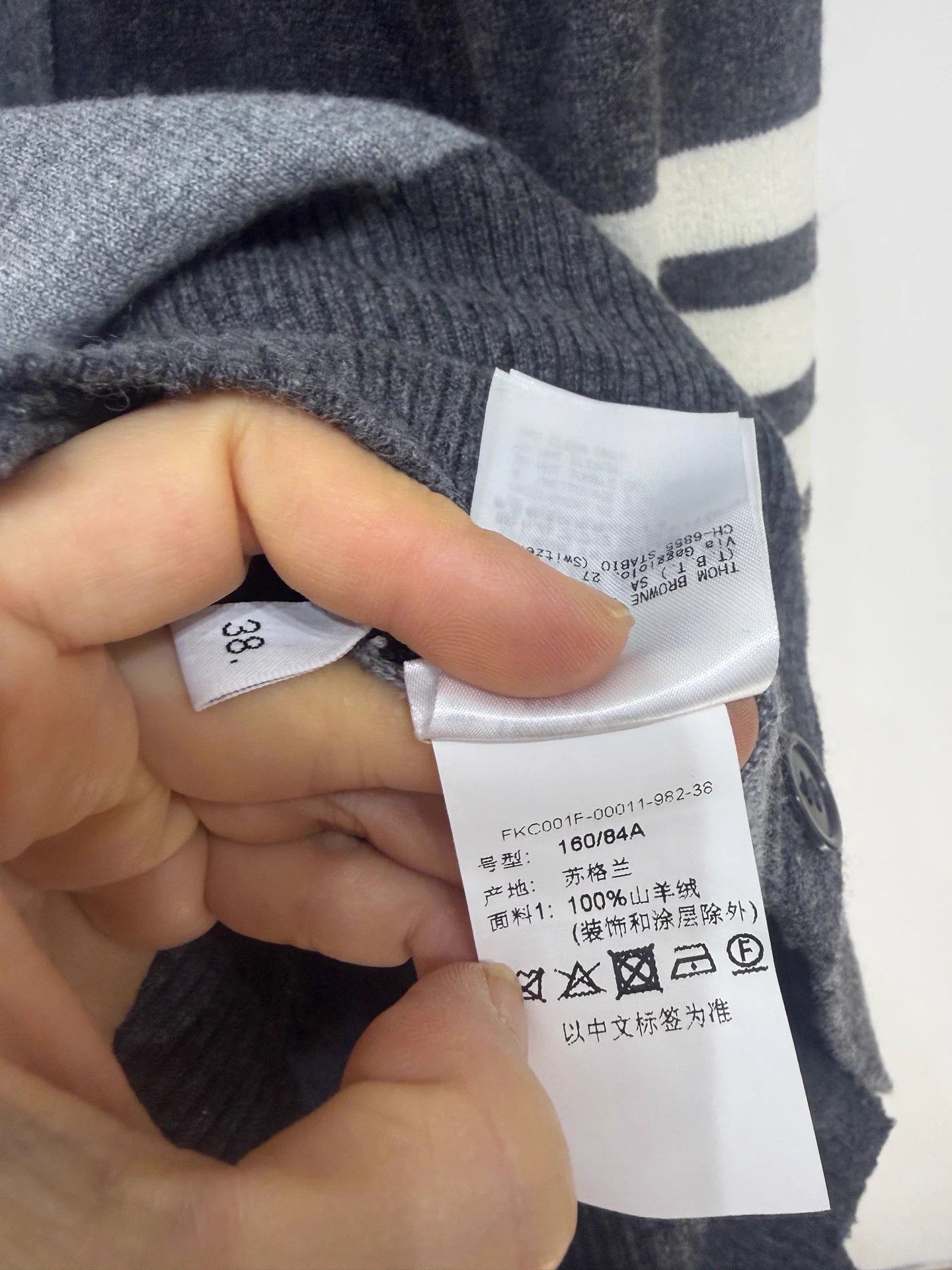 Thom Browne Thom Browne Gray 100% Cashmere Cardigan Size 38 New Size S / US 4 / IT 40 - 4 Thumbnail