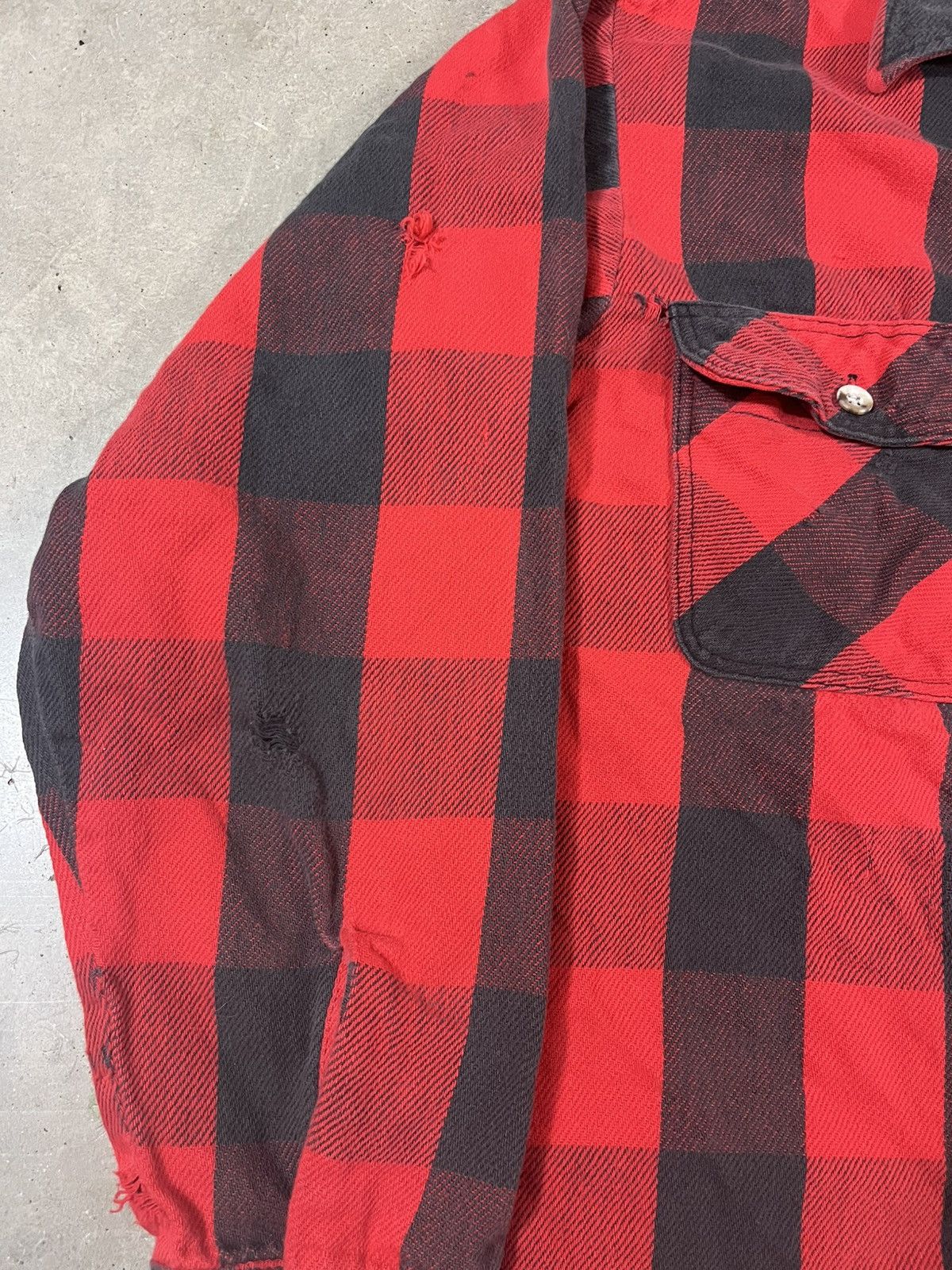 Vintage Vintage 90s Black Red Distressed Woven Cotton Flannel Size US L / EU 52-54 / 3 - 5 Thumbnail
