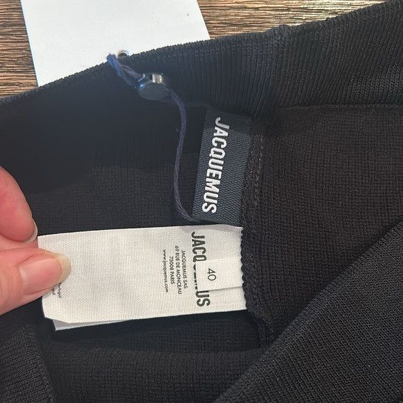 Jacquemus JACQUEMUS LE RAPHIA SHORTS 40BLACK 'LE SHORT PRALU' Size 27" / US 4 / IT 40 - 10 Thumbnail