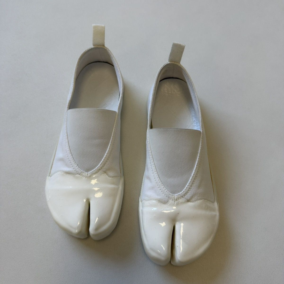 Maison Margiela S/S 20 White ‘Resin Dipped’ Tabi Sneakers Size US 8 / IT 38 - 17 Thumbnail