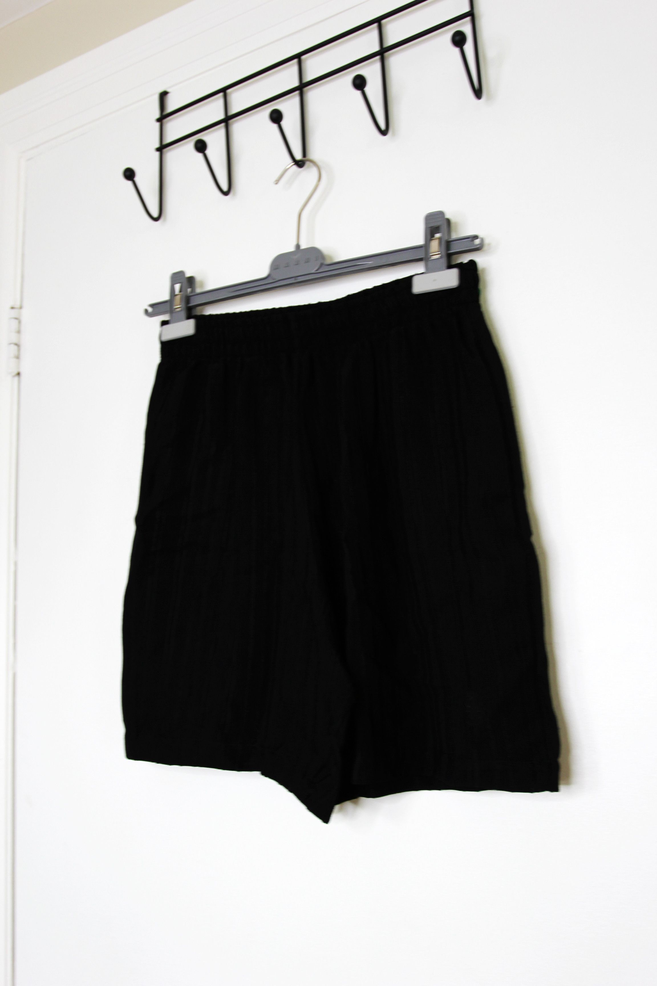Ernest W. Baker BNWT SS25 ERNEST W. BAKER PIN STRIPE SPORT SHORTS XS Size US 28 / EU 44 - 5 Thumbnail