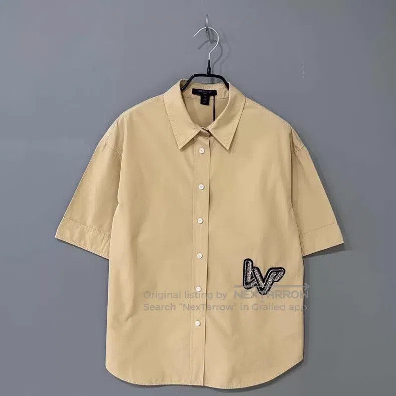 Louis Vuitton Louis Vuitton Rhinestone logo khaki short sleeve shirt Size XS / US 0-2 / IT 36-38 - 1 Thumbnail