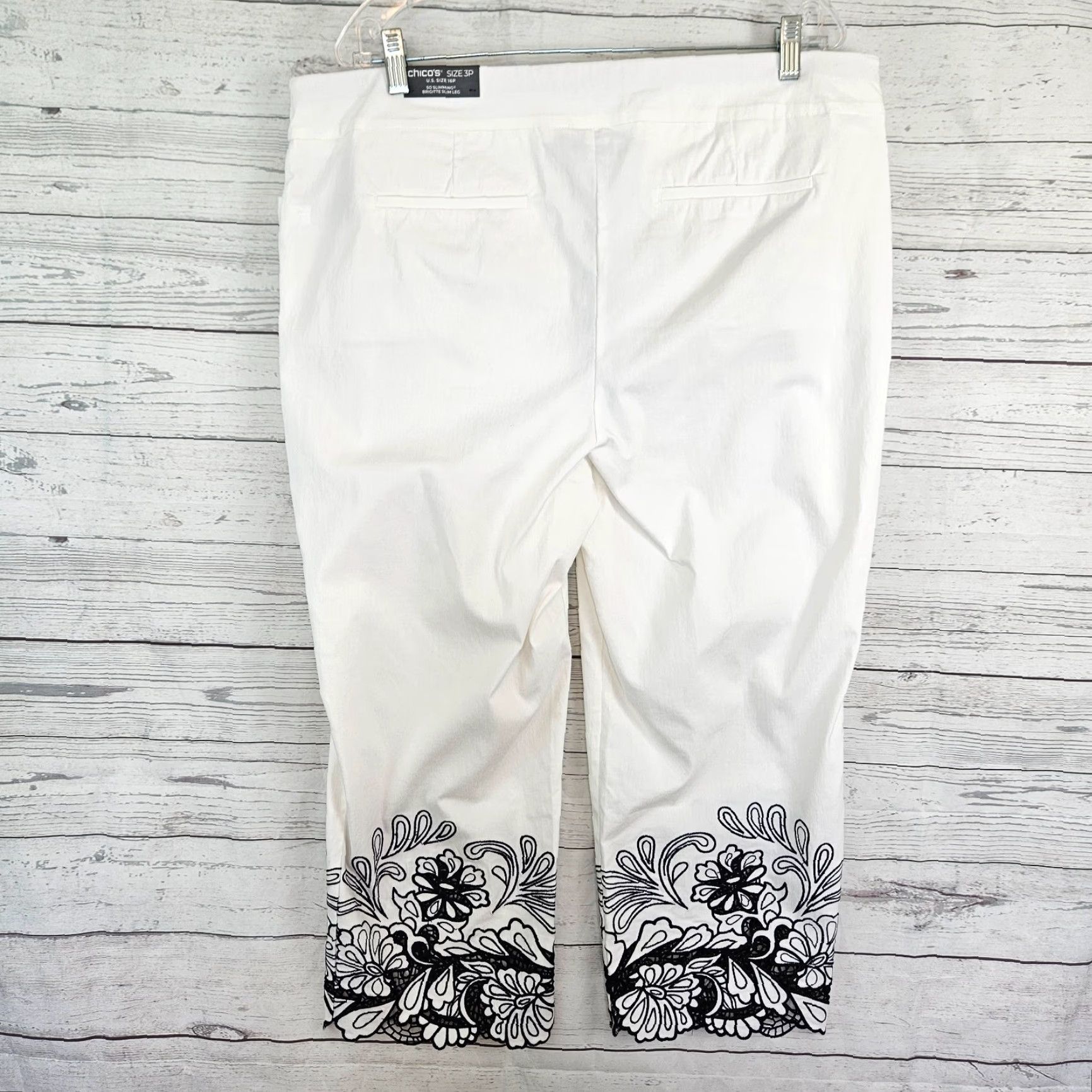 Vintage Chico's Womens Brigitte Slim Leg Crop Pants XL Petite White Blue Embroidered Cropped Pant Adult Womens White Embroidered Size 40" / US 18 - 3 Thumbnail