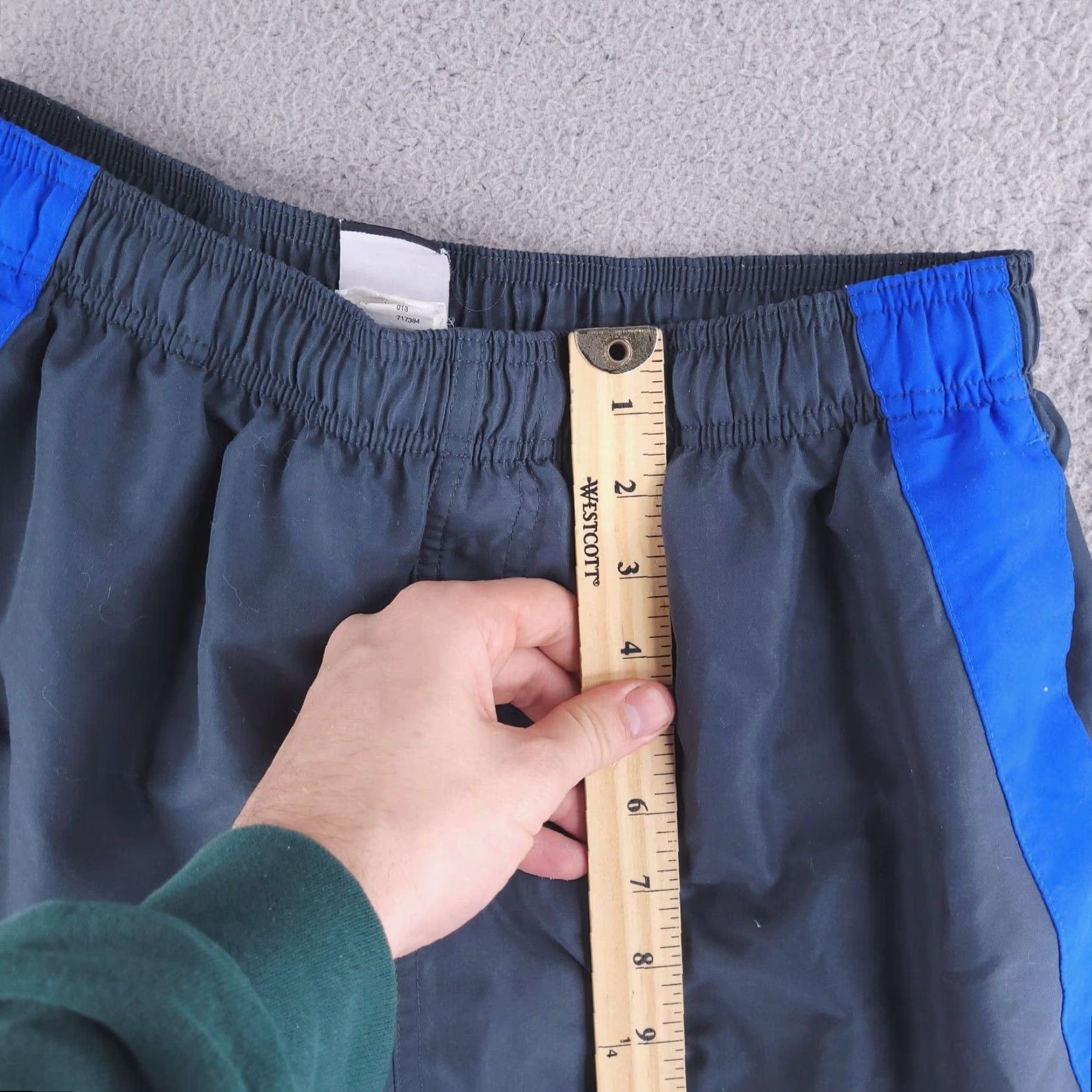 Nike VINTAGE Nike Shorts Bottom Mens Large Gray Blue Swim Cargo Hybrid Gym Bathing Run Size US 33 - 7 Thumbnail