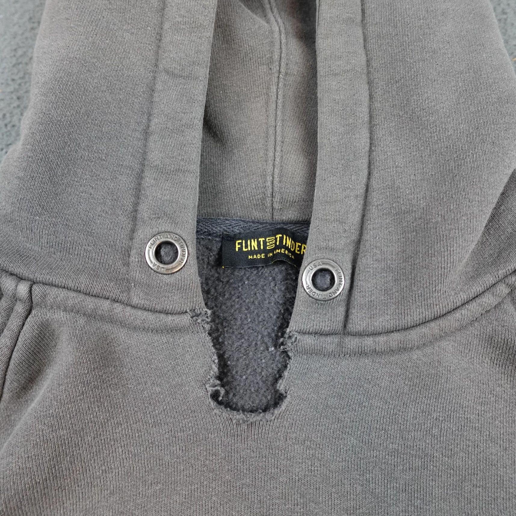 Flint And Tinder Flint And Tinder Hoodie Mens Medium Gray Fleece Pullover Made In USA Sweatshirt Size US M / EU 48-50 / 2 - 5 Thumbnail