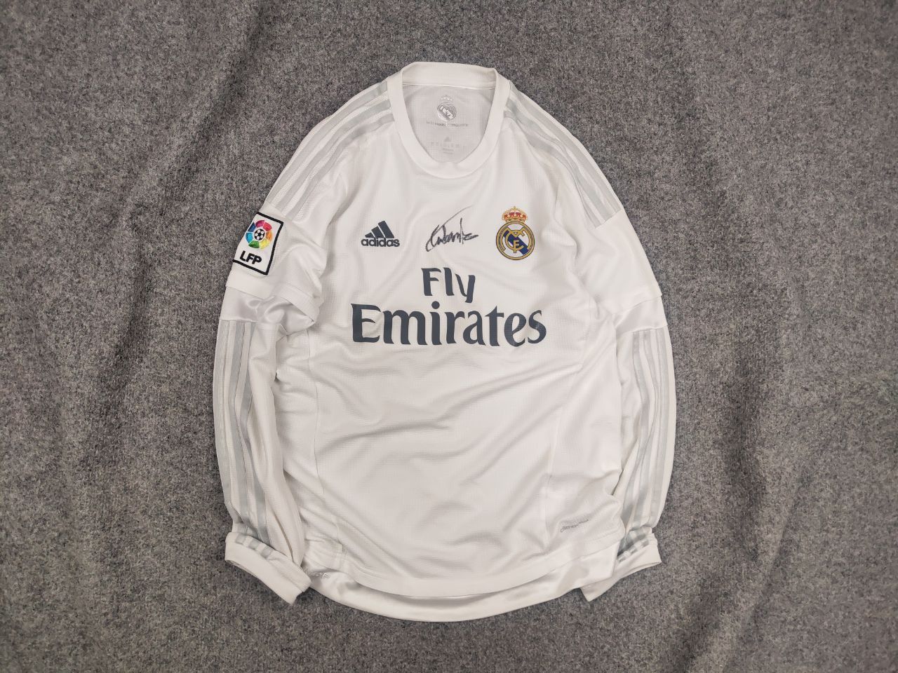 Adidas Aut 2015-16 Adidas Real Madrid Long Sleeve Jersey Shirt Home Size US M / EU 48-50 / 2 - 1 Thumbnail