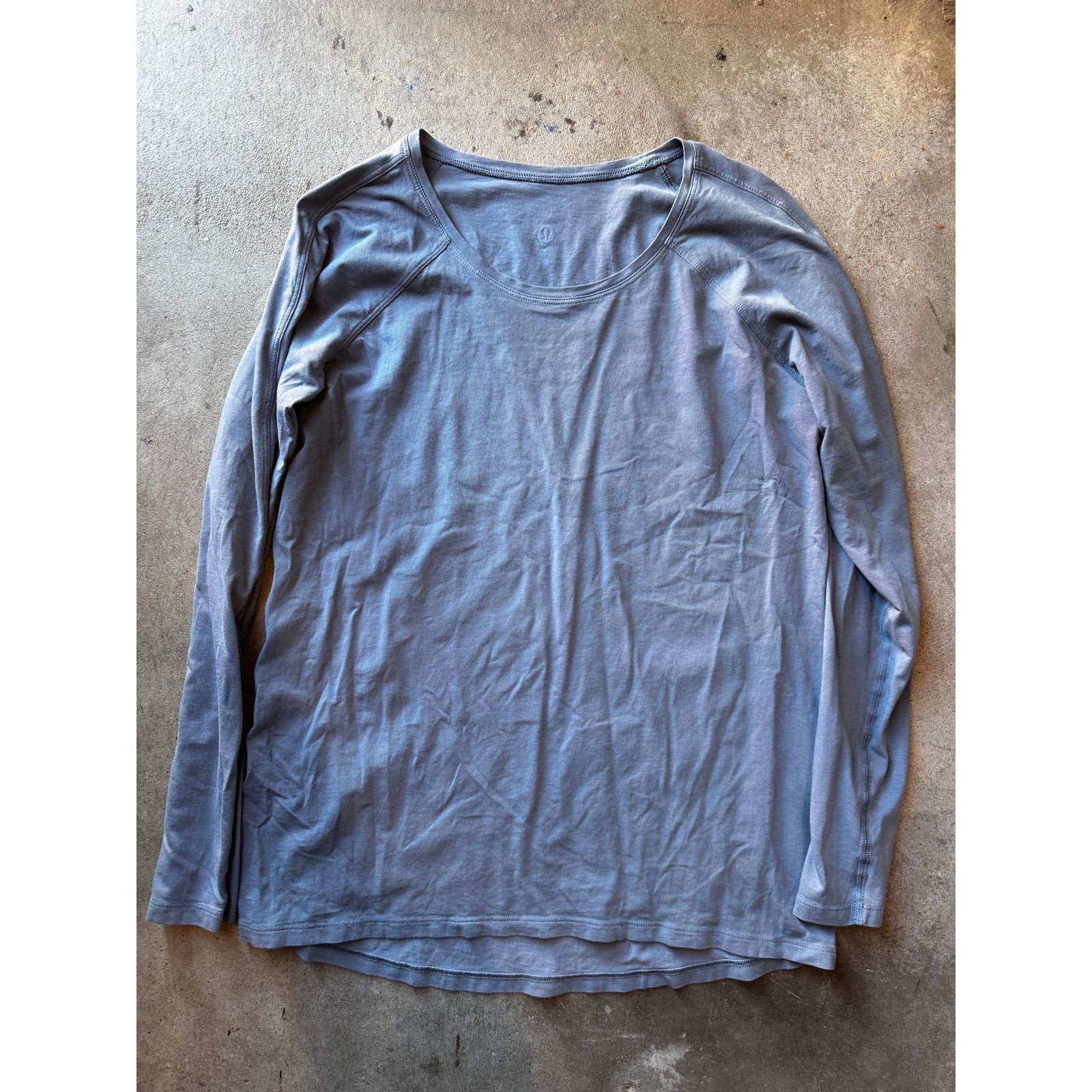Lululemon Lululemon Gray Deep Stretch Vent Tec Long Sleeve (L) Size US L / EU 52-54 / 3 - 1 Thumbnail