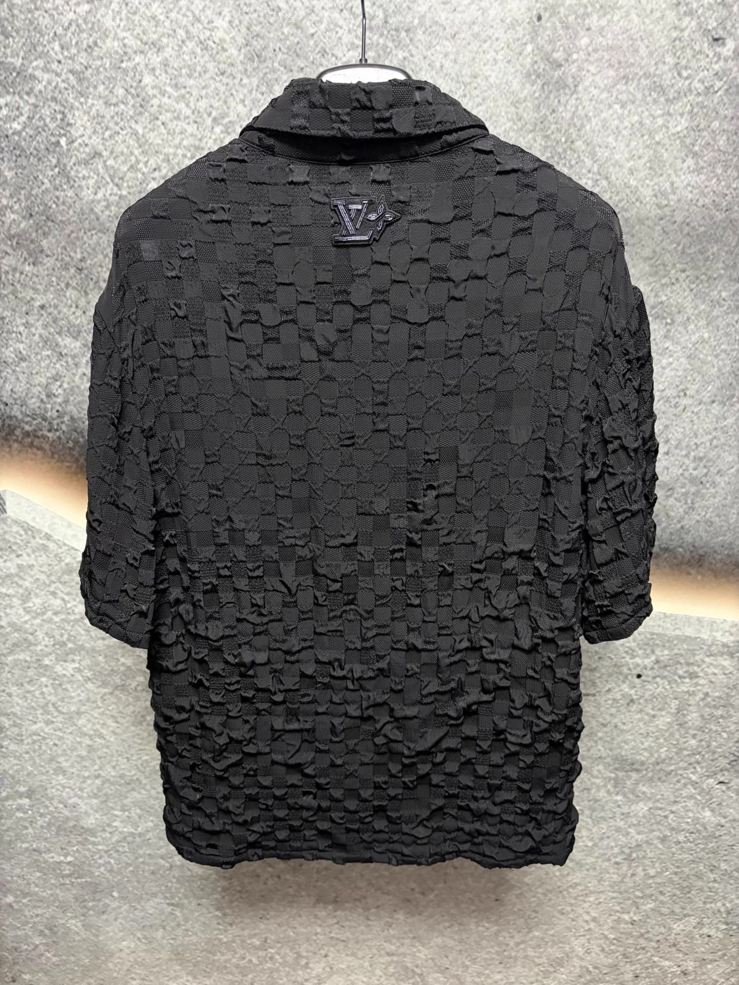 Louis Vuitton LV men's monogram embroidery short-sleeve shirt M Size US M / EU 48-50 / 2 - 2 Thumbnail