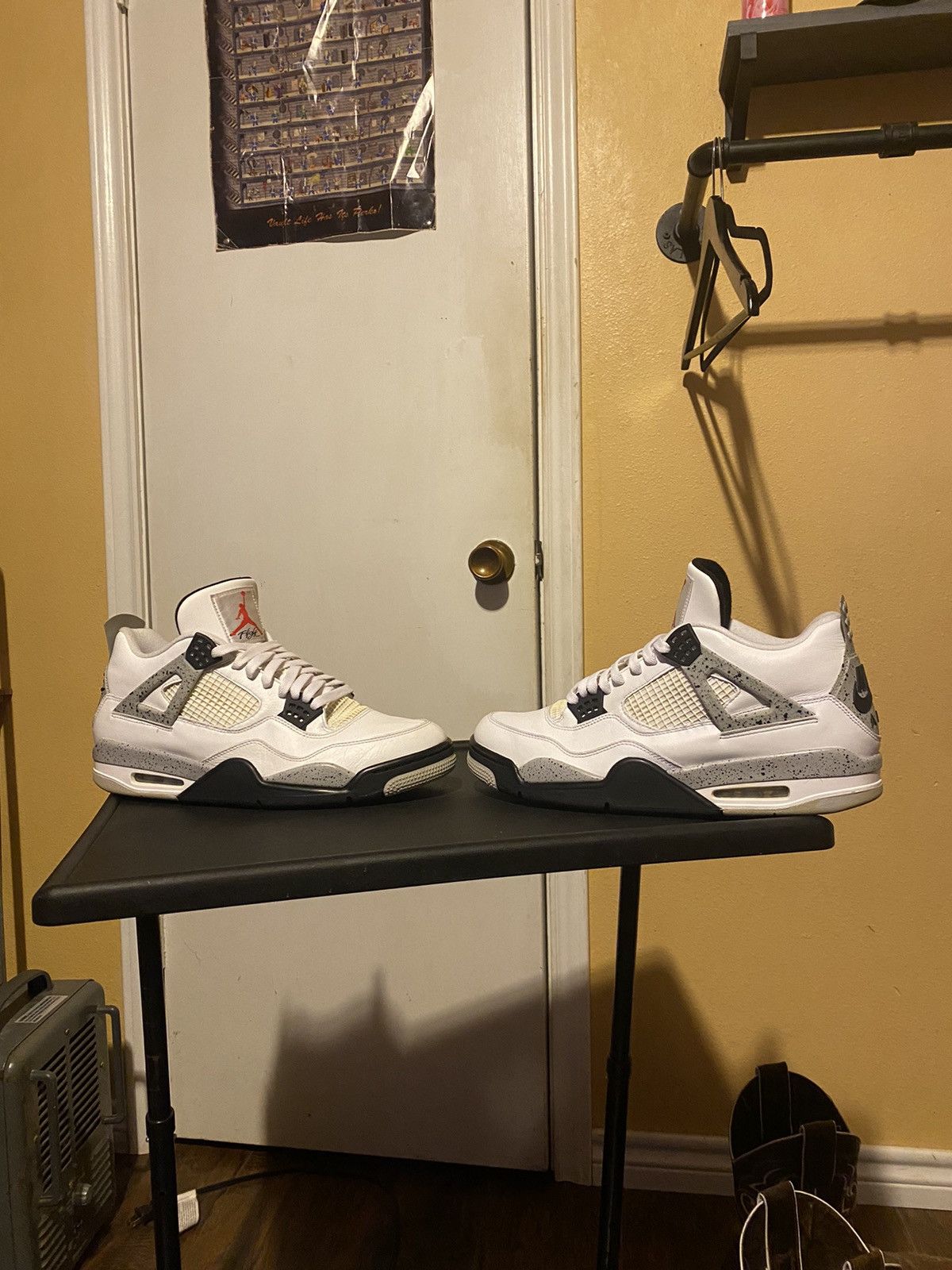 Jordan Brand Jordan 4 white cement 2016 Size US 13 / EU 46 - 5 Thumbnail