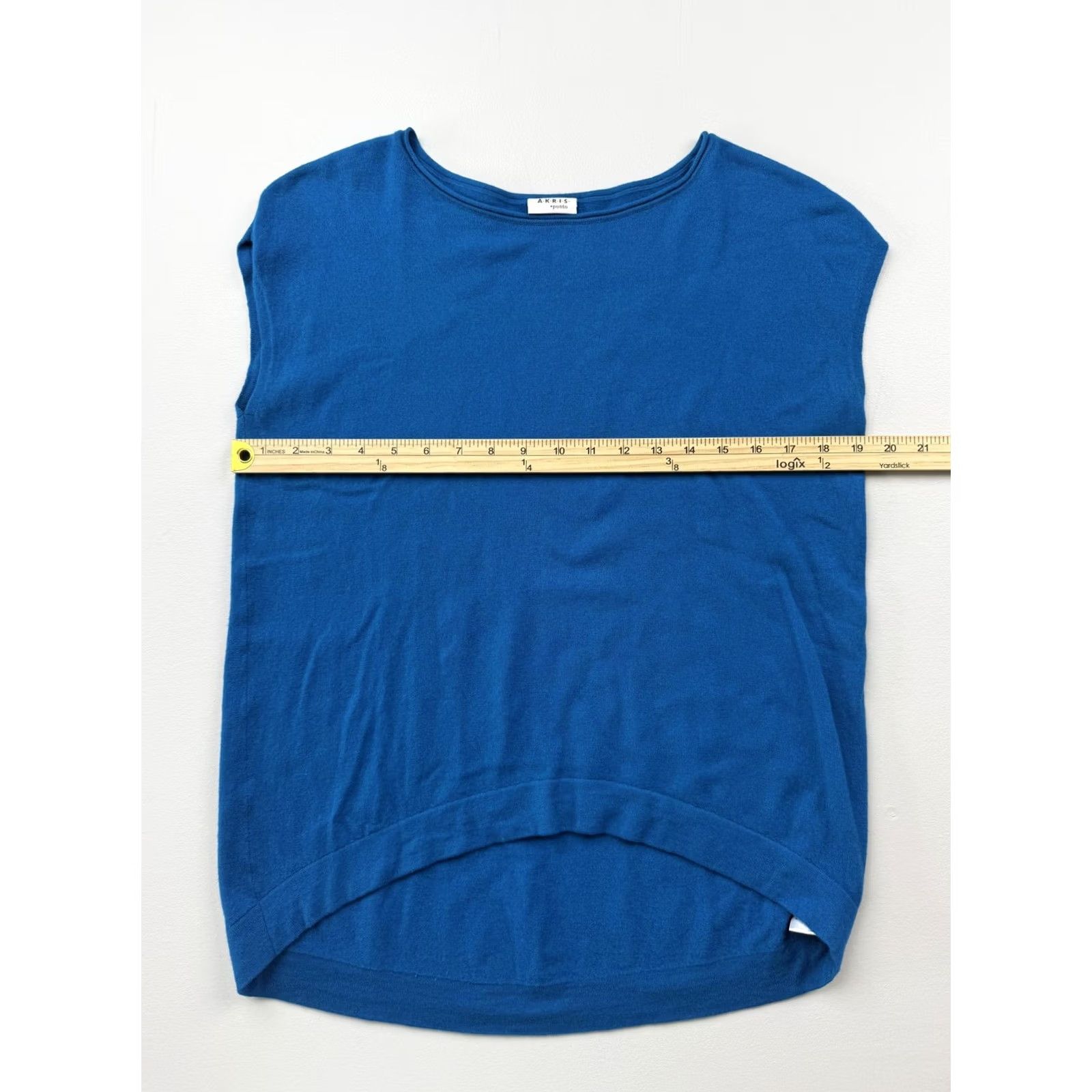 Vintage Akris punto Sweater Tank Womens 10 Blue Boat Neck High-Low Hem Knit Top Sleeveless Casual Lightweight Solid Knit Summer Subtle Cap-Sleeve Womens Size L / US 10 / IT 46 - 6 Thumbnail