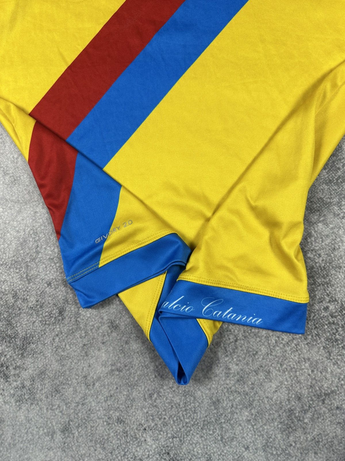 Vintage Givova Calcio Catania Soccer Jersey Streetwear Rare Casual L Size US L / EU 52-54 / 3 - 3 Thumbnail