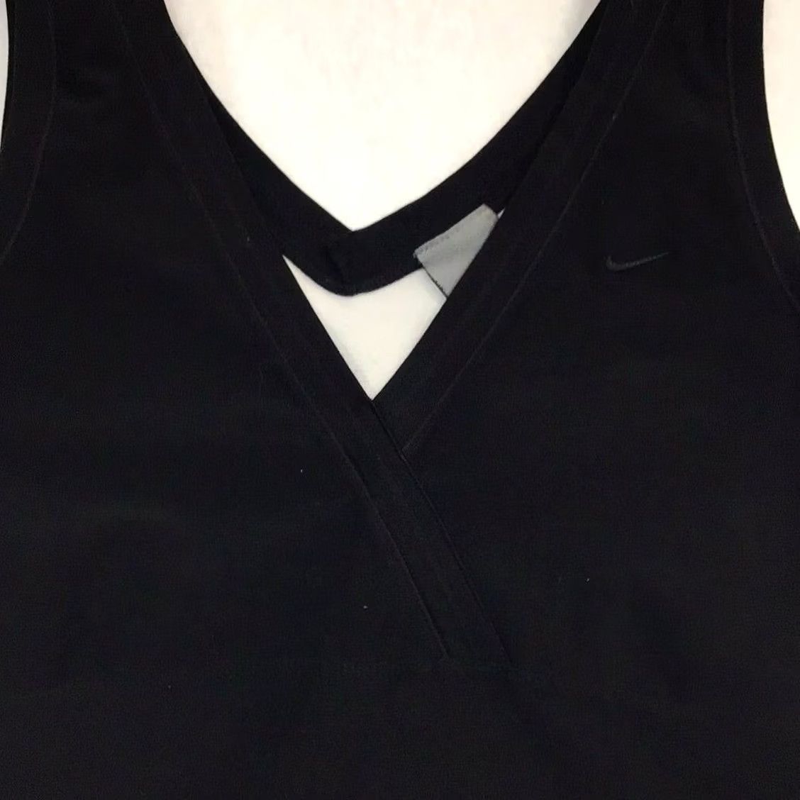 Nike Nike Women Tank Top Athletic Size Small Black Built in Bra Elastic Activewear Snike 1335 Women’s Regular Shirt Size S / US 4 / IT 40 - 4 Thumbnail