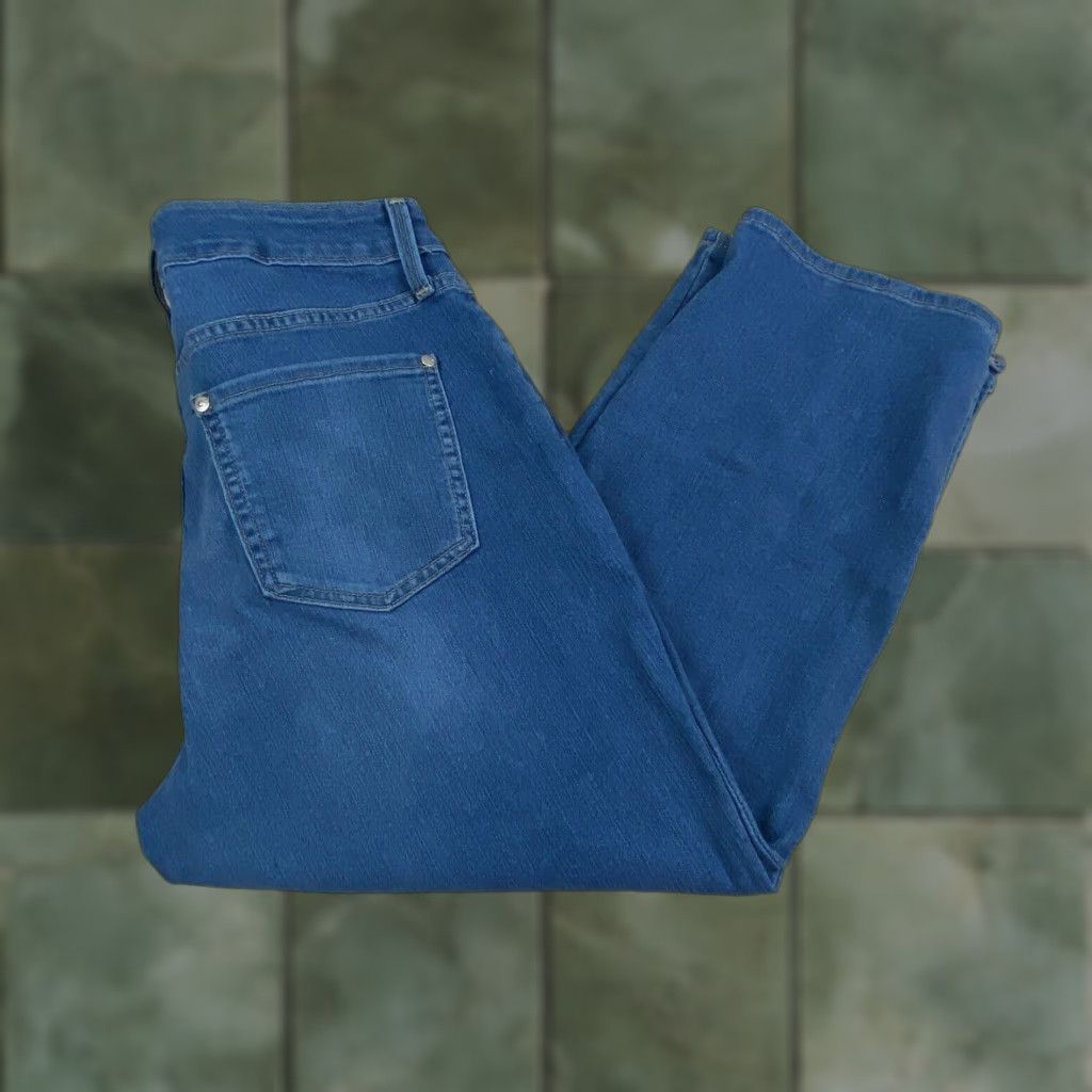 Gloria Vanderbilt Gloria Vanderbilt Womens Jeans Petite 10 Blue Cropped Button Fly Medium Wash Size 32" / US 10 / IT 46 - 1 Thumbnail