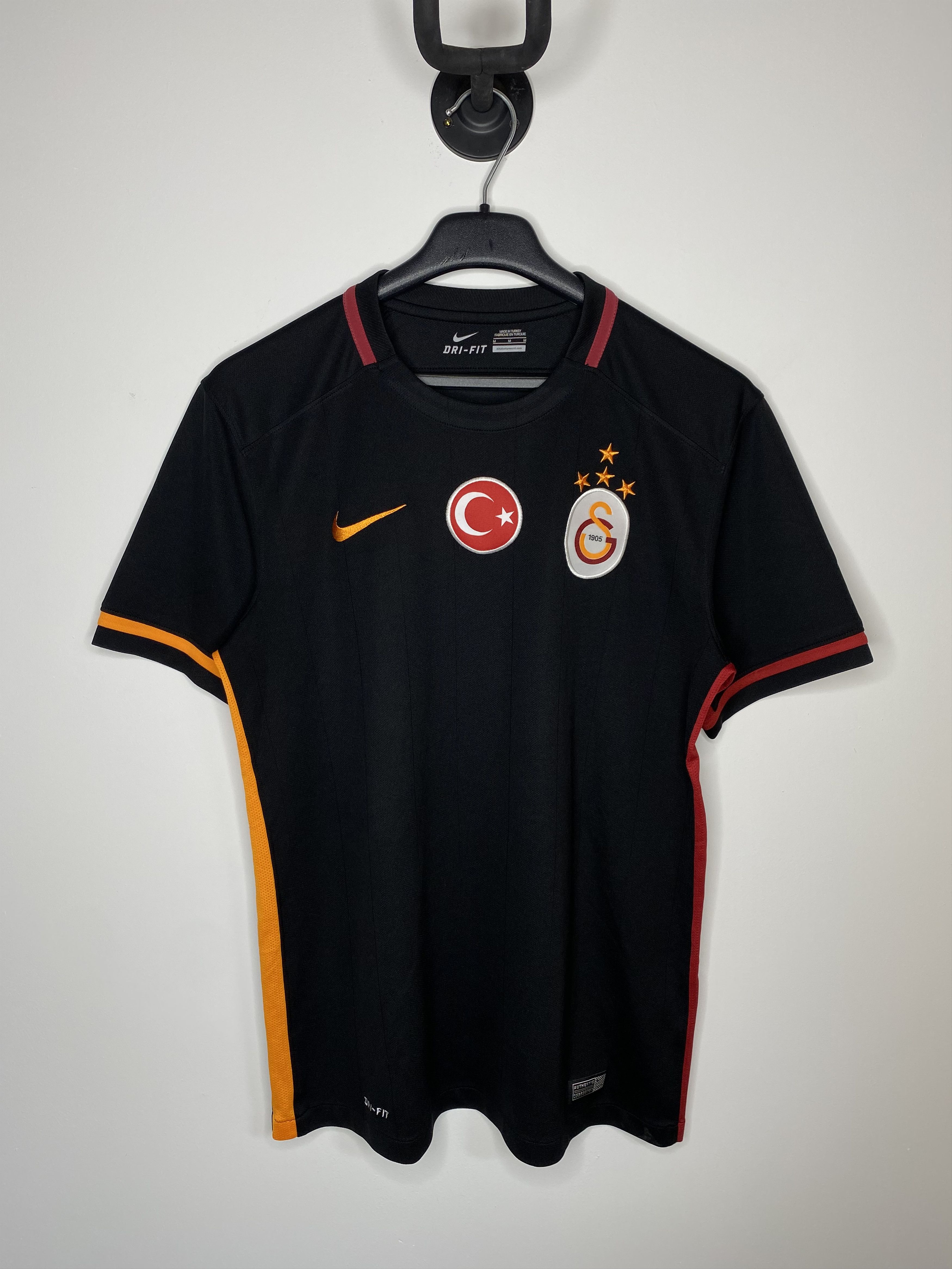 Nike YASIN #7 GALATASARAY 2015 AWAY FOOTBALL SHIRT SOCCER JERSEY Size US M / EU 48-50 / 2 - 1 Thumbnail