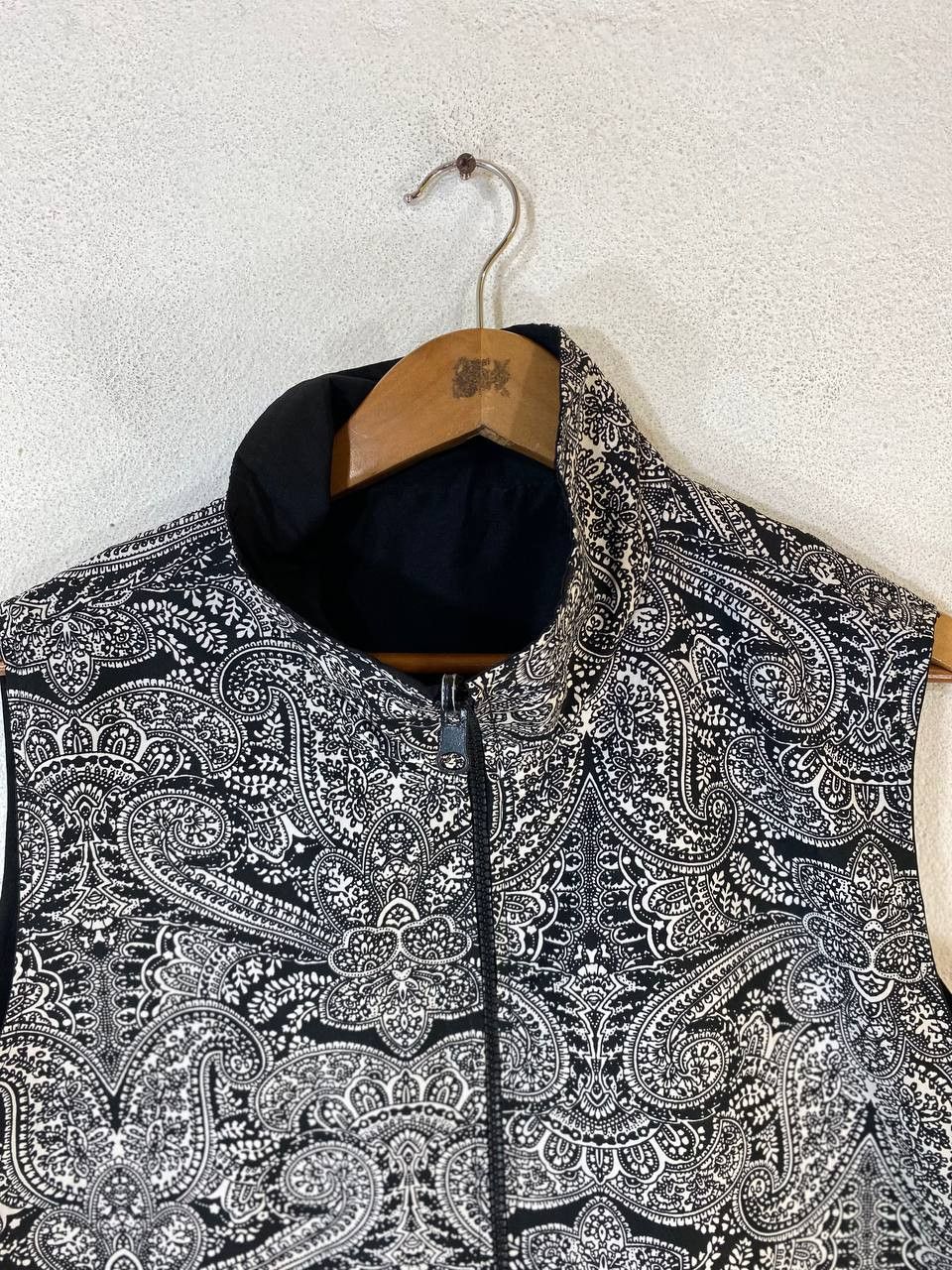 Japanese Brand japanese brand reversible paisley vest very nice design Size US L / EU 52-54 / 3 - 2 Thumbnail