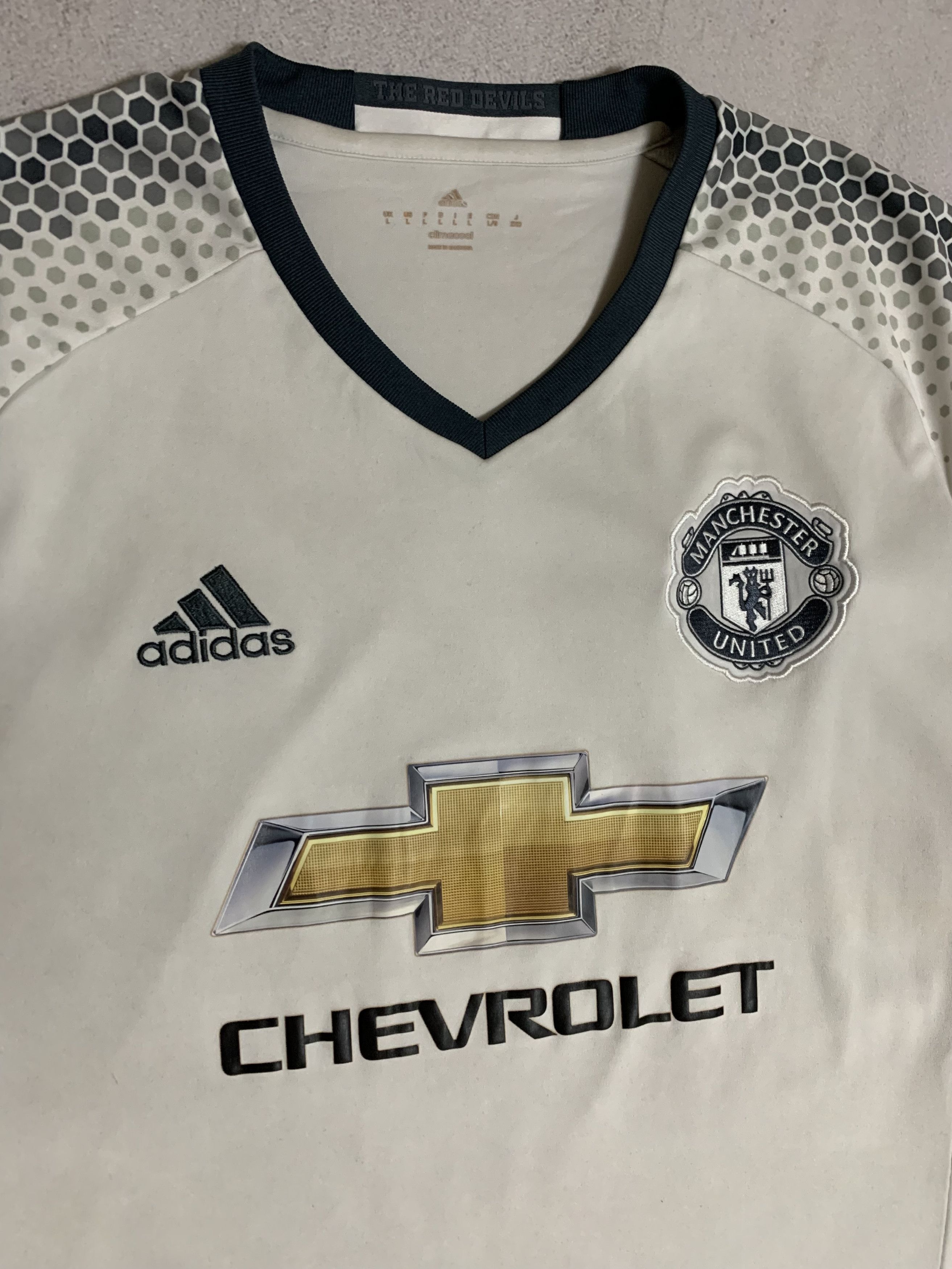 Adidas Vintage Adidas Manchester United Jersey Soccer T Shirt 2016 Size US L / EU 52-54 / 3 - 2 Thumbnail