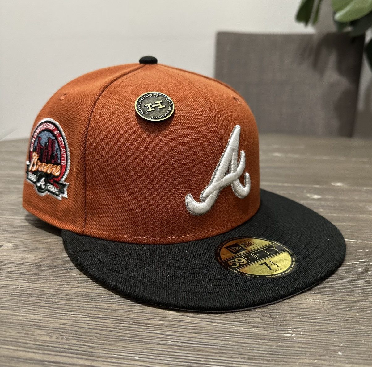 Hat Club × New Era Size 7 1/2 - Hatclub LA Exclusive Atlanta Braves Size ONE SIZE - 1 Thumbnail