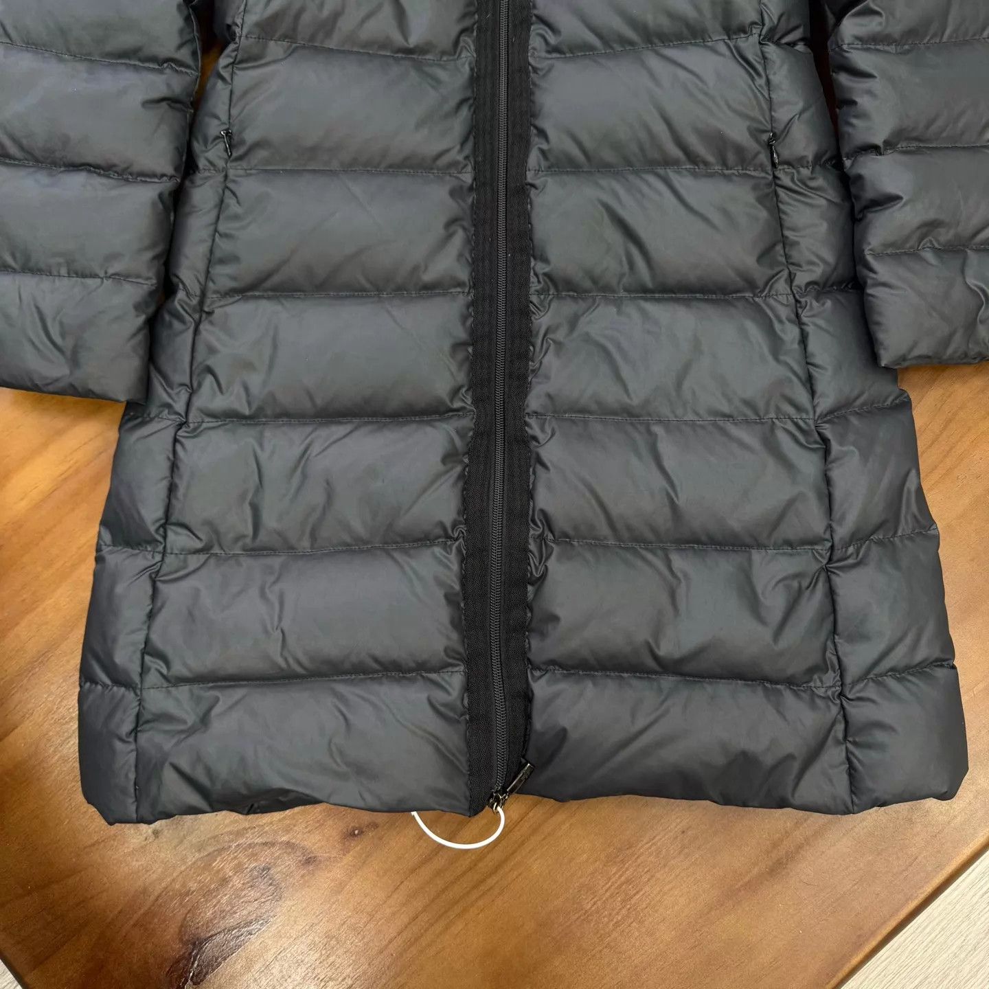 Moncler Moncler hooded fur collar long navy down coat Size 0 like new Size XS / US 0-2 / IT 36-38 - 4 Thumbnail