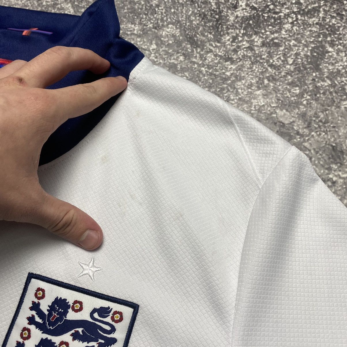 Vintage Men’s Nike England National soccer team jersey Size US S / EU 44-46 / 1 - 9 Thumbnail