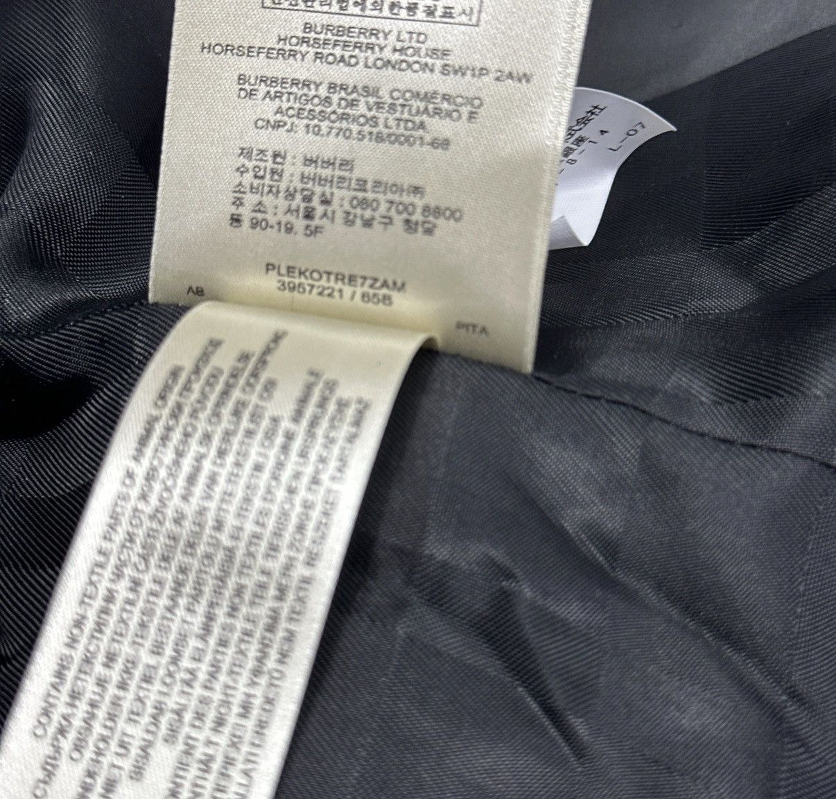 Burberry black wool and cashmere satin-lapel evening coat Size XS / US 0-2 / IT 36-38 - 5 Thumbnail