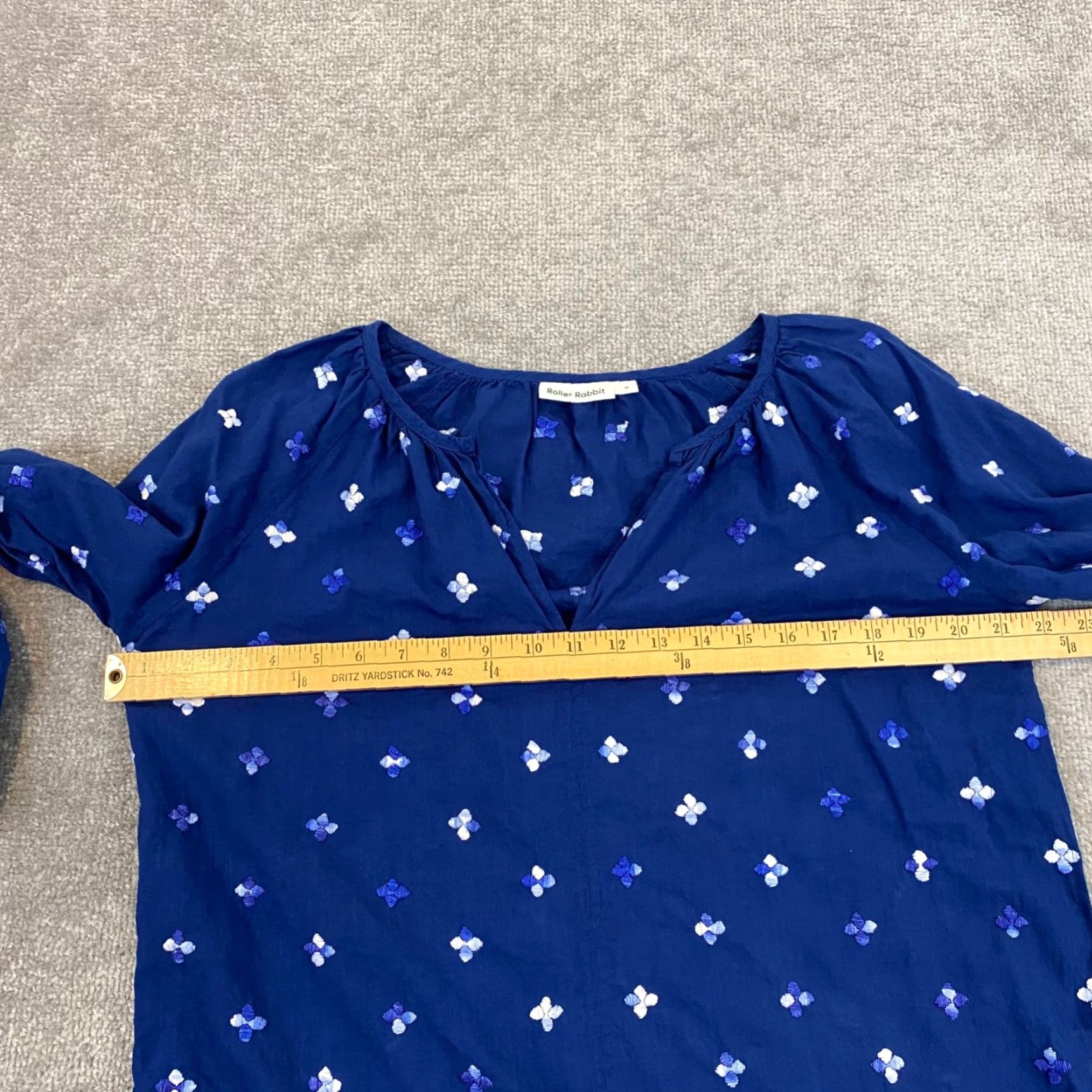 Vintage VINTAGE Roller Rabbit Shirt Pajama Top Womens Medium Lounge Blue Floral Stitched V-Neck Size M / US 6-8 / IT 42-44 - 4 Thumbnail