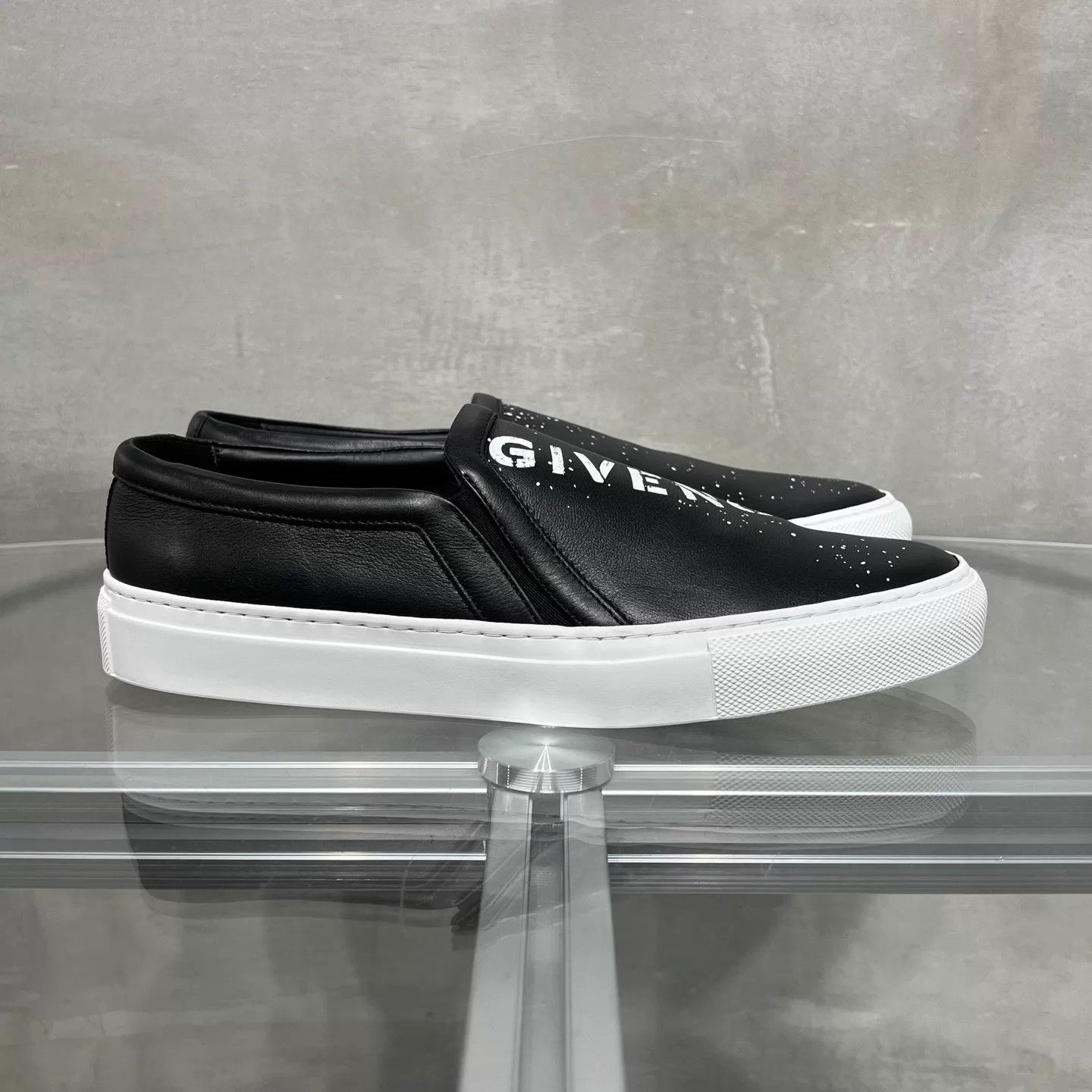 Givenchy Givenchy black slip-on 39 new Size US 6 / EU 39 - 4 Thumbnail