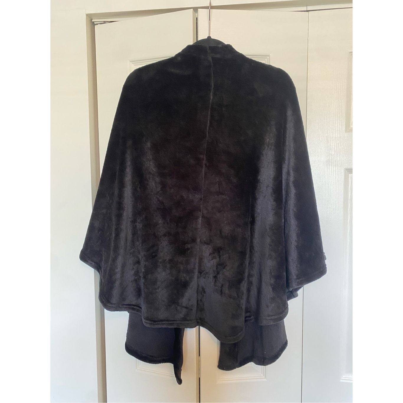 FUZZI Ekouaer Black Fuzzy Lightweight Blanket Shaw, Size Large Size L / US 10 / IT 46 - 6 Thumbnail