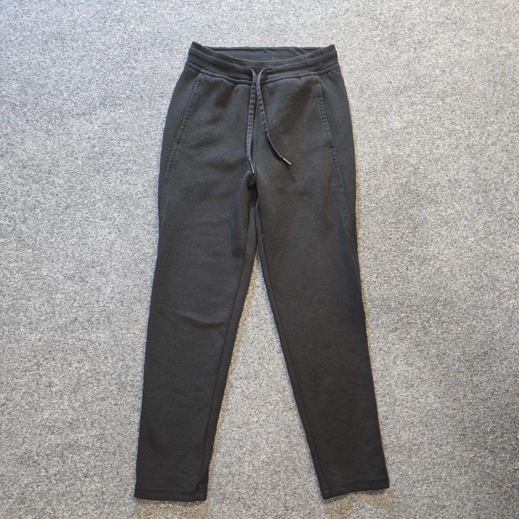 Lululemon Lululemon Pants Womens Size 2 Black Joggers Pull On Tapered Sweatpants Lounge - Athletic Activewear Jogger, Pockets, Regular Inseam 25 in, 4-Season Size 26" / US 2 / IT 38 - 2 Thumbnail