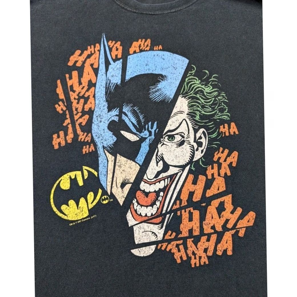 DC Comics VINTAGE DC Batman Joker Shirt Mens XL Black Split Visage Gildan Heavy Cotton Short Sleeve Mens Size US XL / EU 56 / 4 - 3 Thumbnail