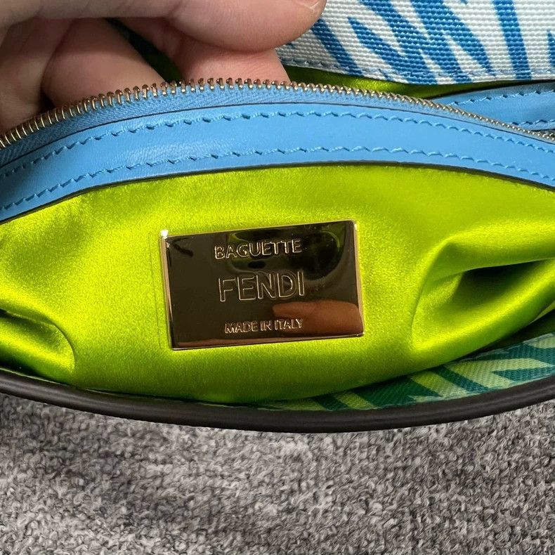 Fendi Fendi 1977 Printed Baguette Bag-2505 Size ONE SIZE - 5 Thumbnail
