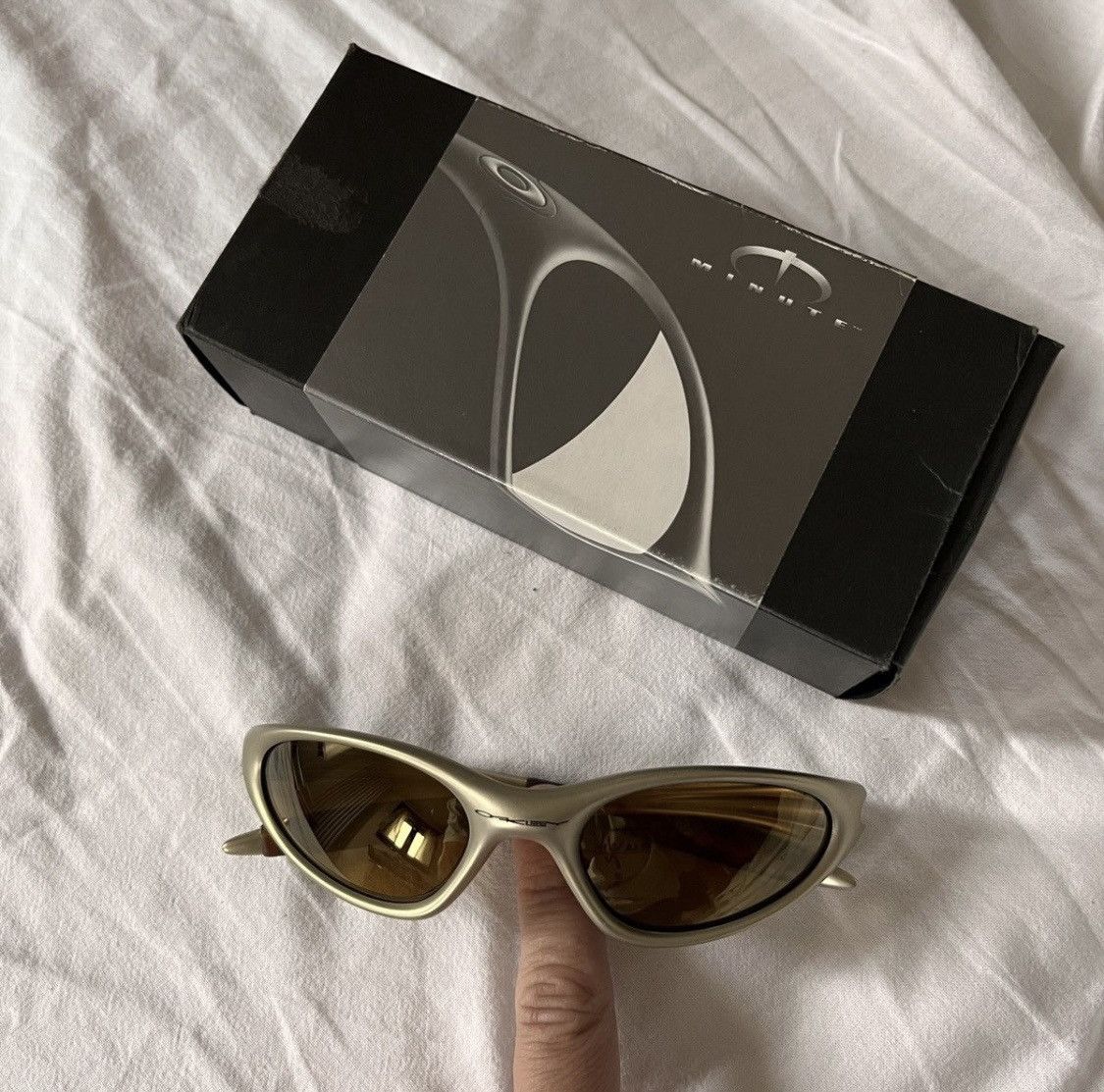 image of Oakley Vintage Minute in Silver, Men's