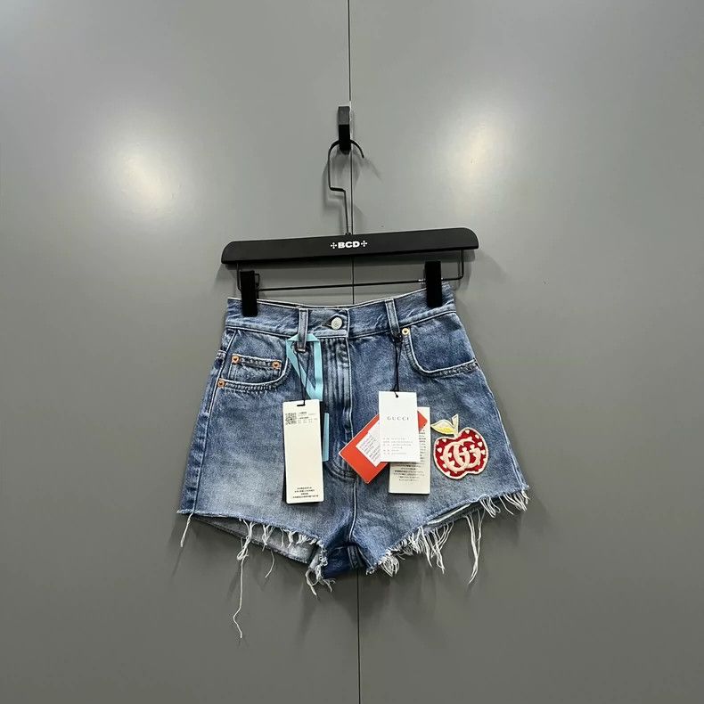 Gucci Gucci Size 23 Apple letter embroidery logo shorts 2502-Nex Size US 27 - 1 Thumbnail