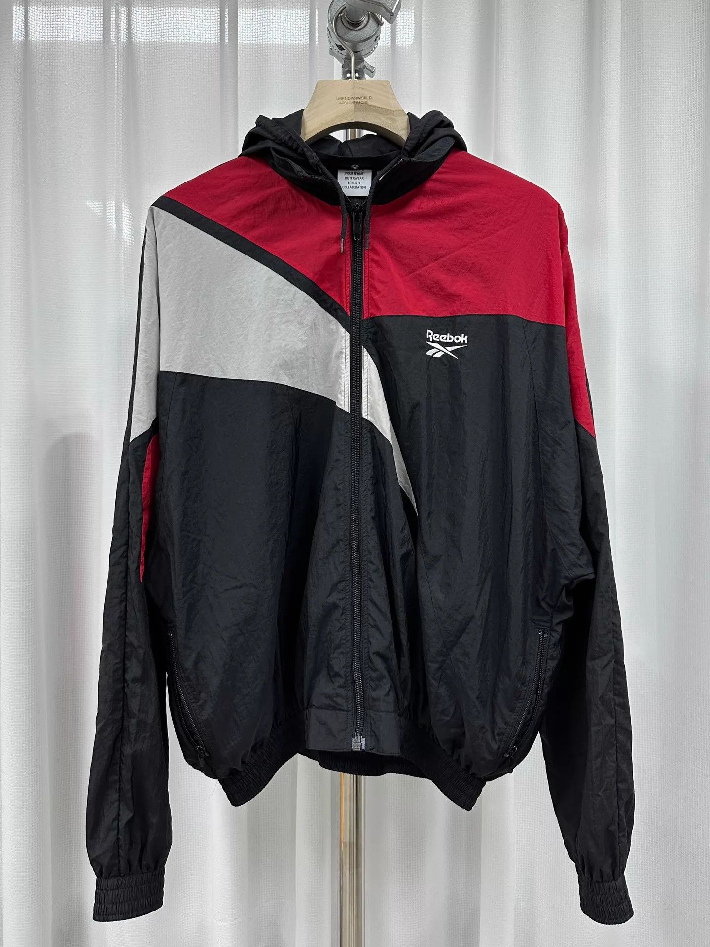 Vetements Vetements x Reebok Oversized Batwing Hooded Jacket S Size US S / EU 44-46 / 1 - 1 Thumbnail
