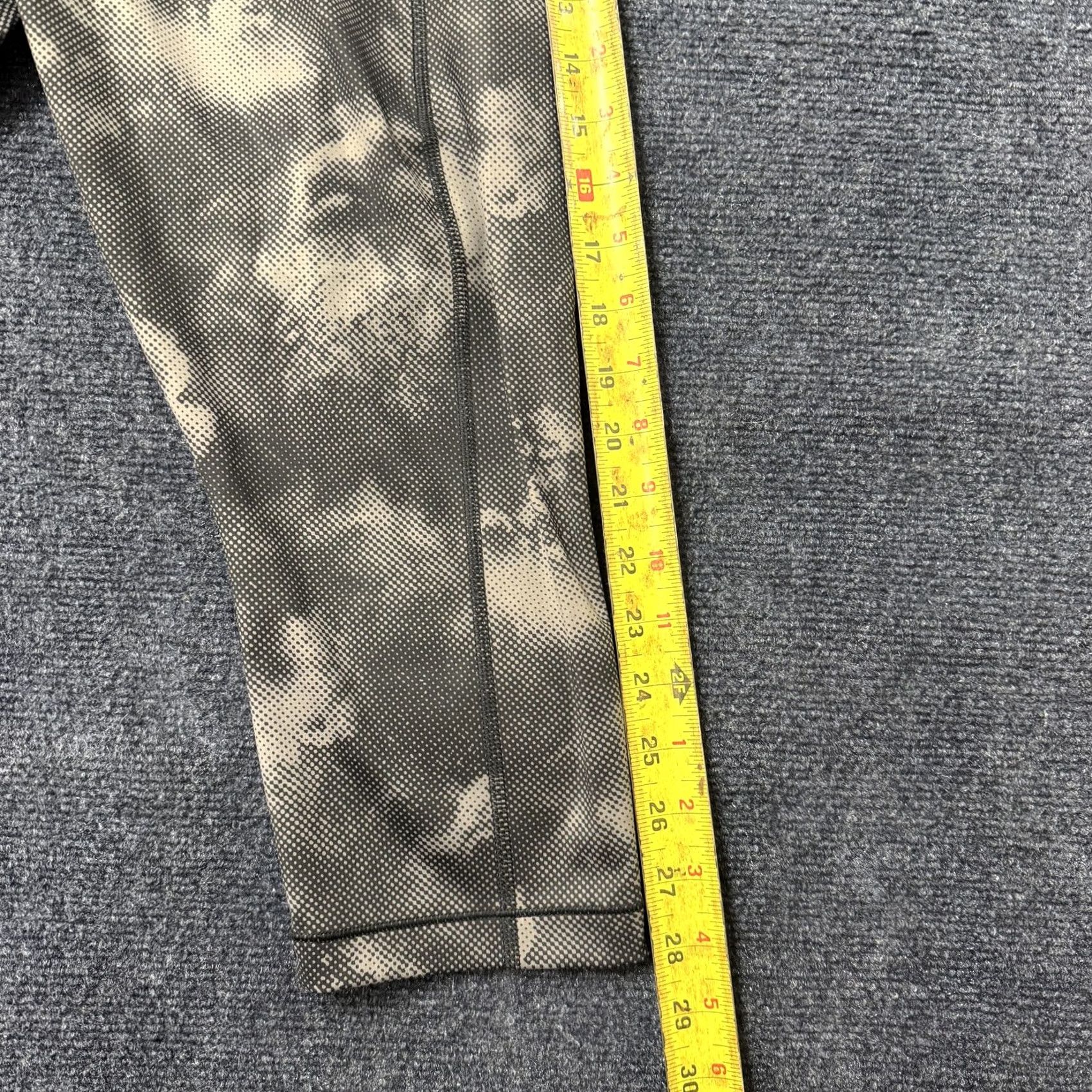 Athleta Athleta Leggings Capri Womens 1X Gray Tie Dye High Rise Yoga Pocket Stash Size 40" / US 18 - 6 Thumbnail