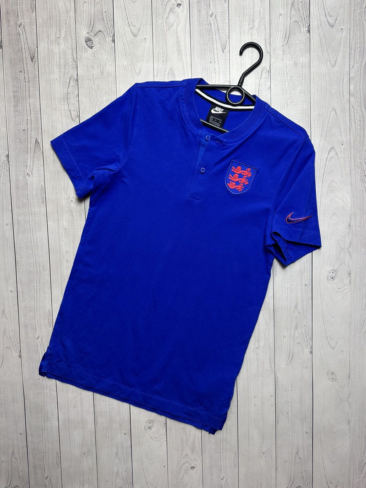 Nike Vintage Nike England soccer tee logo size S Size US S / EU 44-46 / 1 - 1 Thumbnail