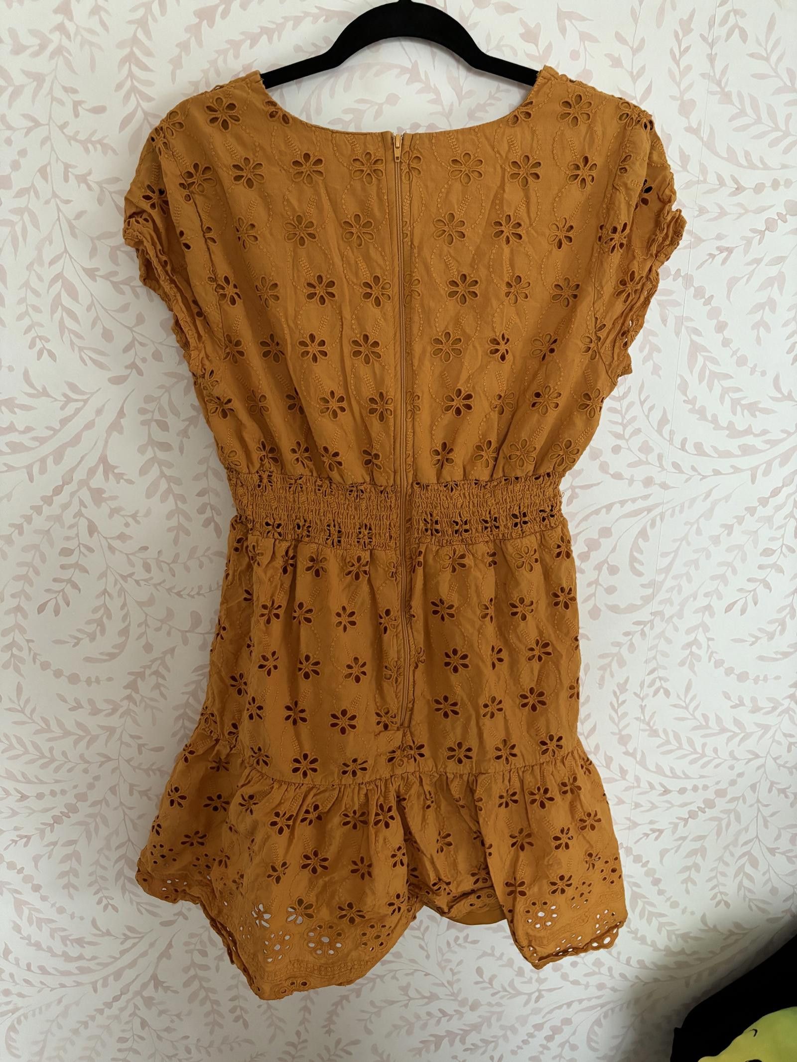 Designer Charming Charlotte Russe Floral Embroidered Dress Size L / US 10 / IT 46 - 5 Thumbnail