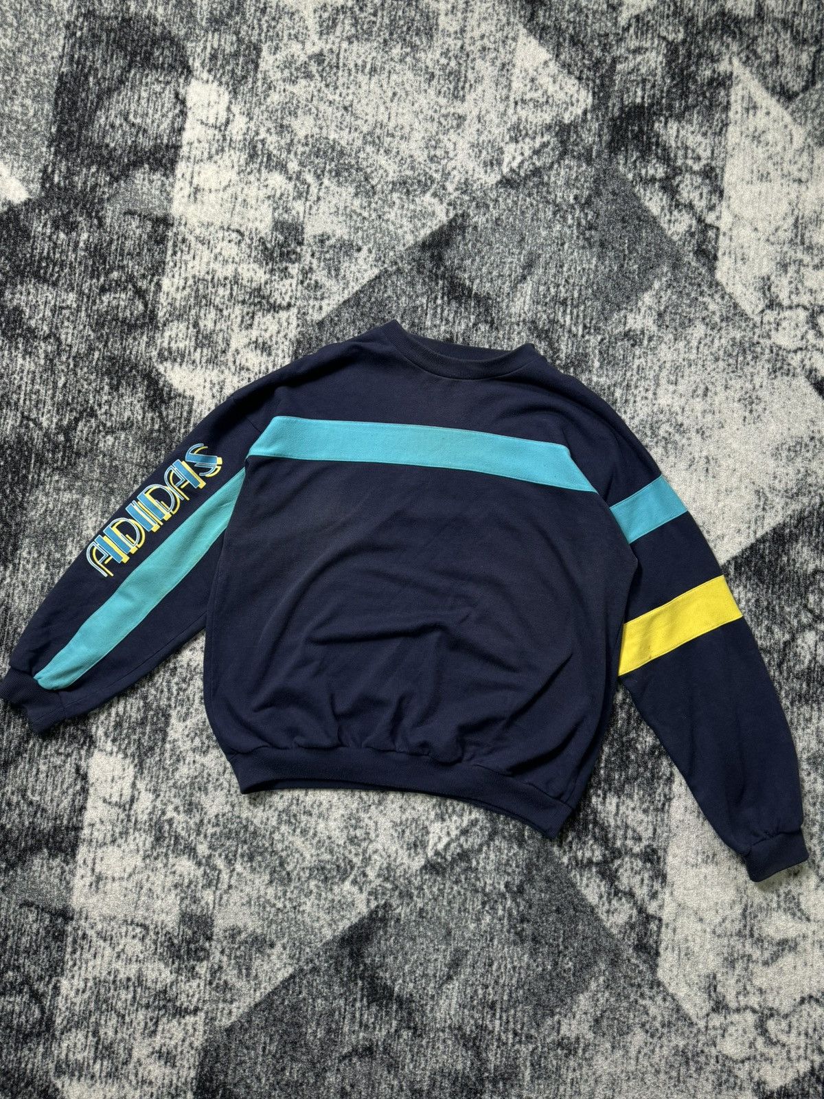 Adidas Vintage Adidas Sweatshirt Y2K STYLE 90s Big Logo Size US XL / EU 56 / 4 - 1 Thumbnail