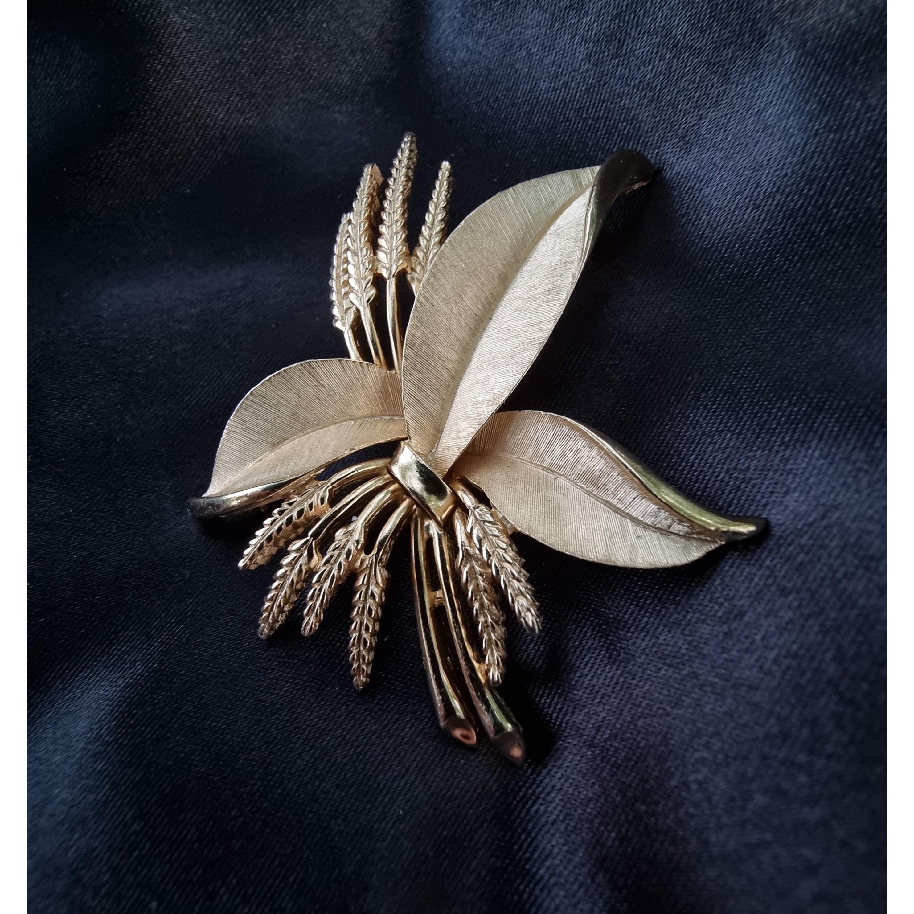Other Rare Find Vintage Crown TRIFARI 1950s Signed Wheat and Leaf Size ONE SIZE - 5 Thumbnail