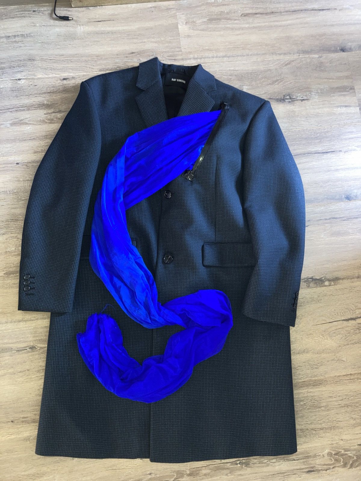Raf Simons SS19 RUNWAY SCARF OVERSIZED SINGLE BREASTED BLACK/BLUE Size US M / EU 48-50 / 2 - 6 Thumbnail