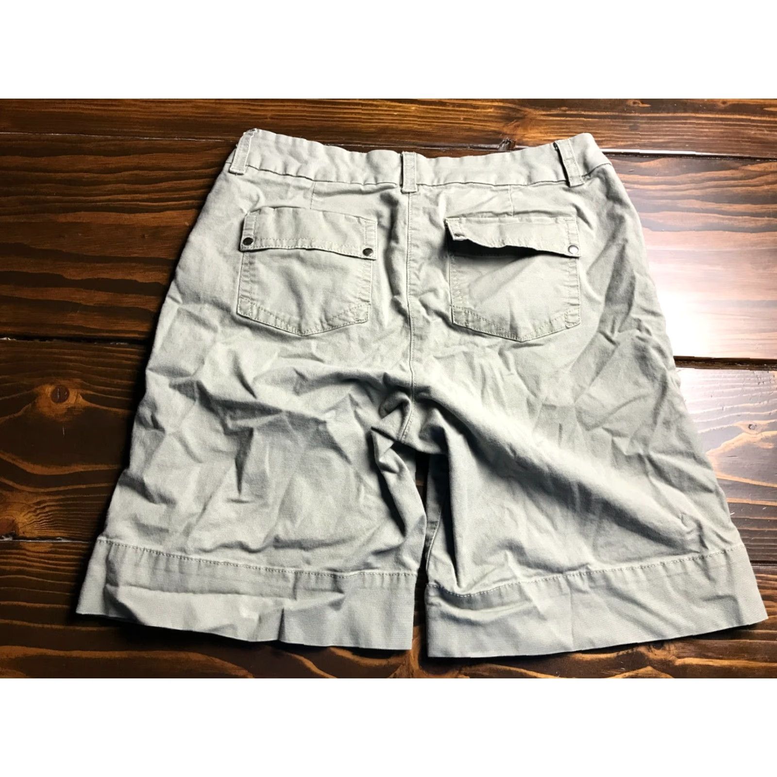 Croft & Barrow Croft & Barrow Shorts Women's 8 Green Casual Pockets Size 30" / US 8 / IT 44 - 2 Thumbnail