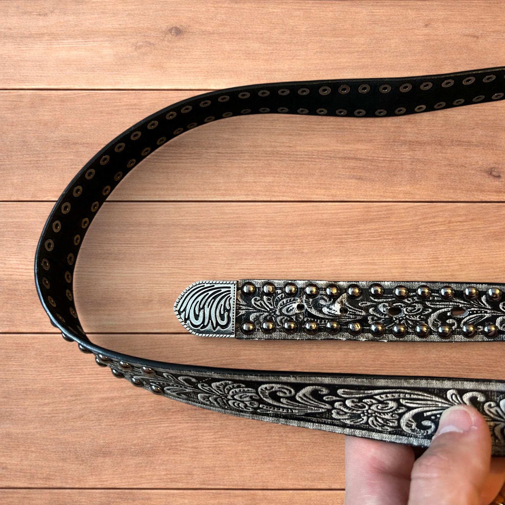 Japanese Brand Faux leather western cowboy belt in black with silver trim. Size ONE SIZE - 3 Thumbnail