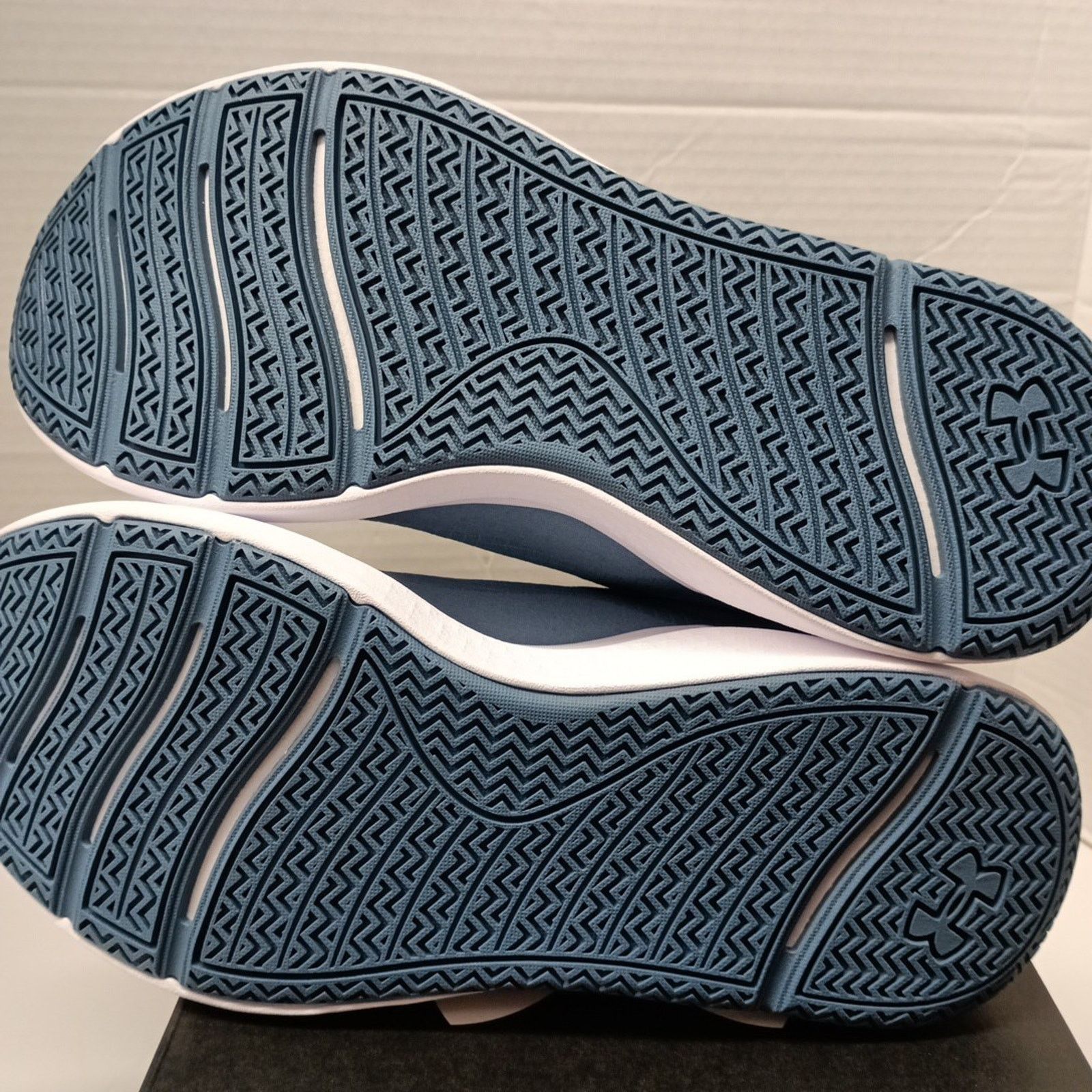 Under Armour NEW Women's Under Armour UA Aurora 3 Size 9.5 Blue White Size US 9.5 / IT 39.5 - 6 Thumbnail